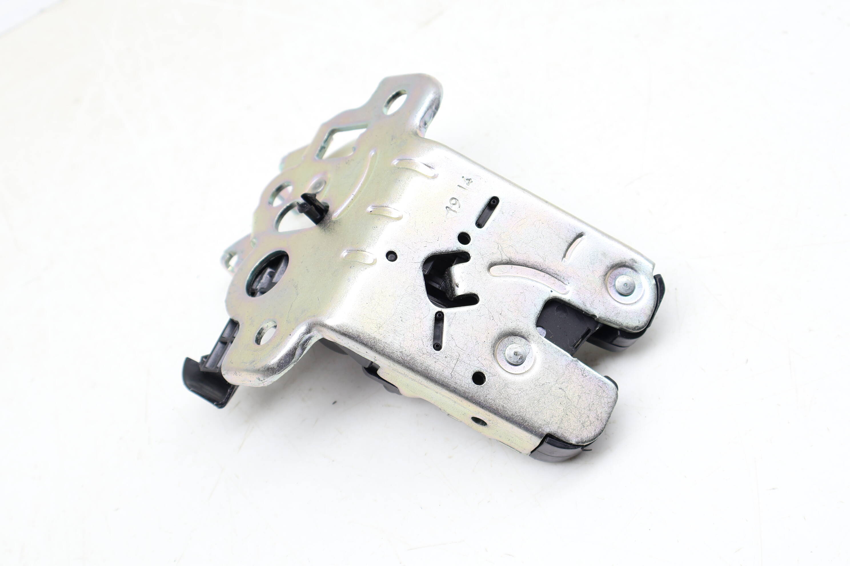 Trunk Latch / Lock 8R0827505