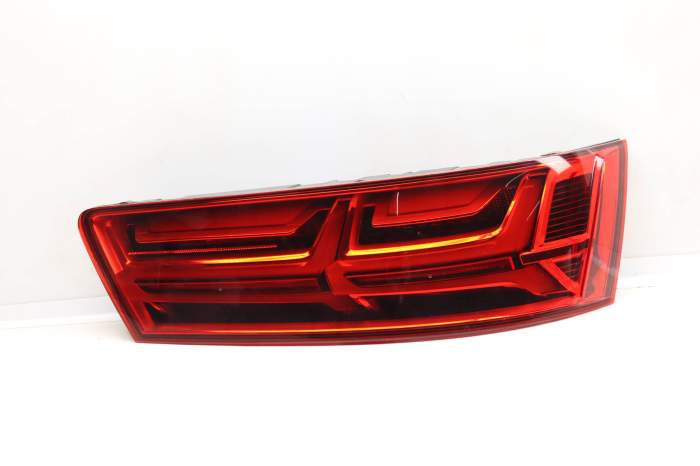 Led Tail Light / Lamp (Upper) 4M0945094D main product photo