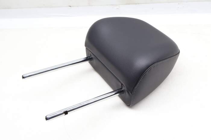 2Nd Row Headrest / Head Rest 3CN885901E main product photo