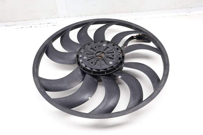Electric Cooling Fan LR099669 main product photo