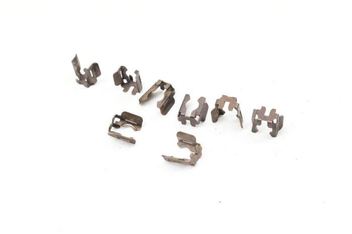 Fuel Injector Clip Set (8) 94811041300 main product photo