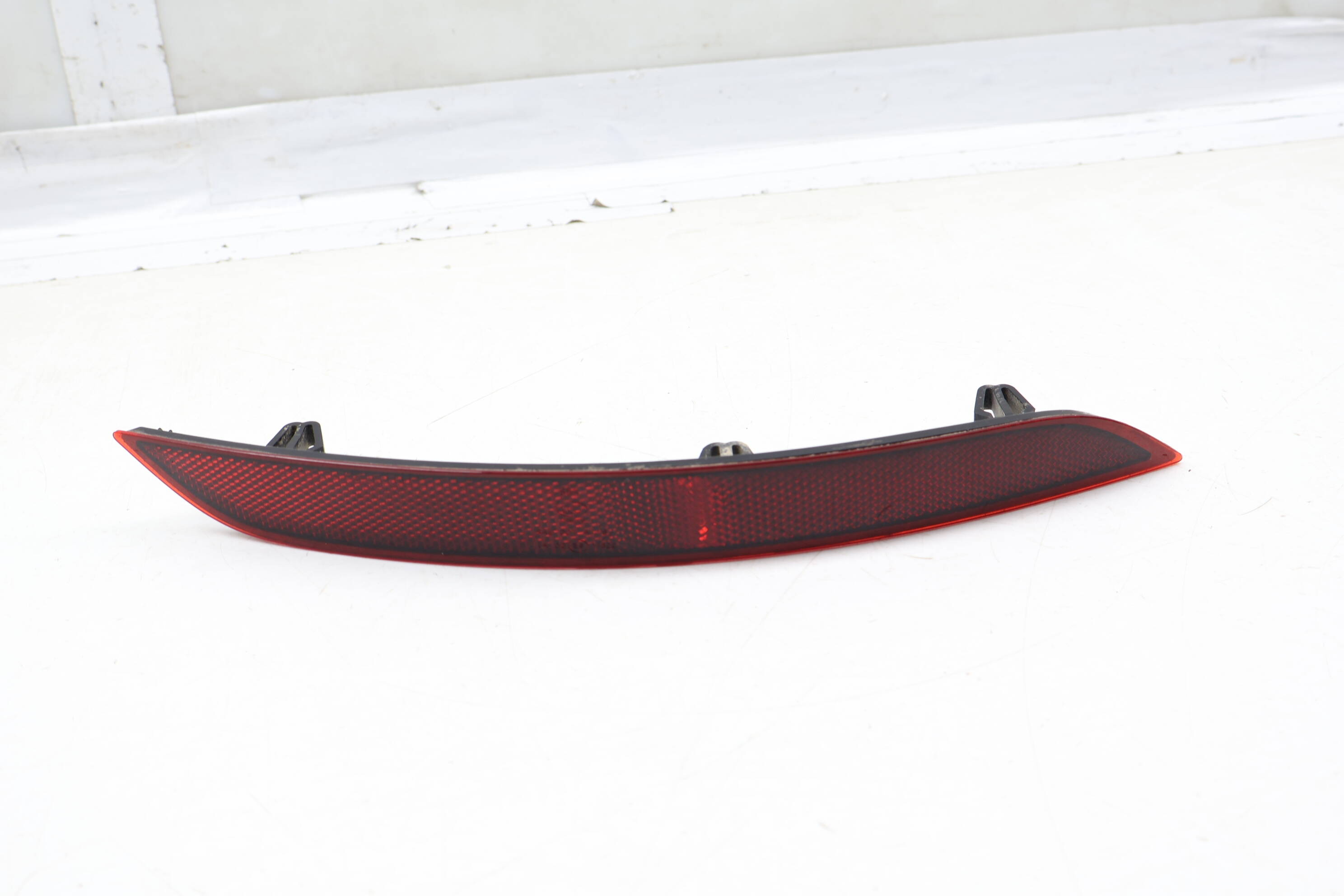 Bumper Reflector 8V5945106D