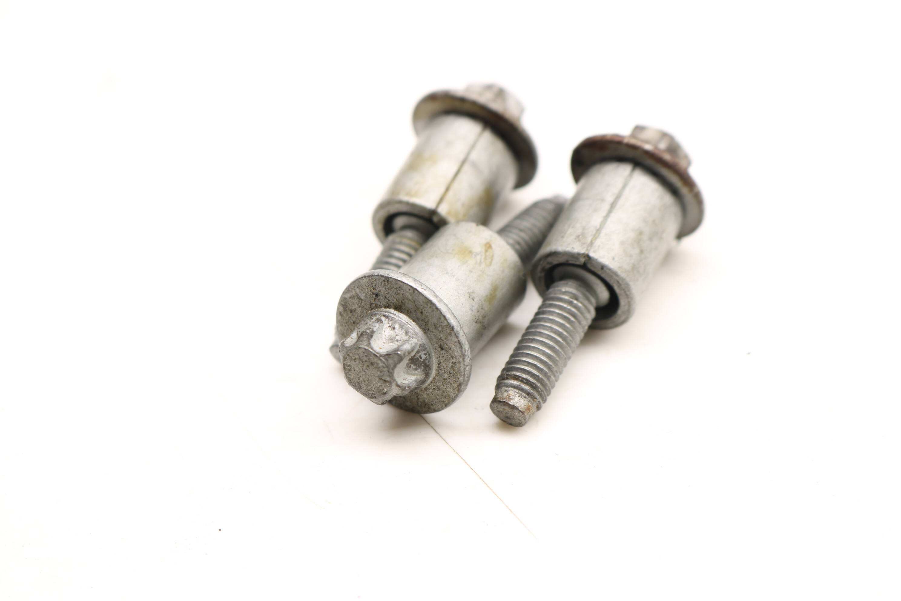 Engine&#x20;Valve&#x20;Cylinder&#x20;Head&#x20;Cover&#x20;Screw&#x20;&#x2F;&#x20;Bolt&#x20;Set&#x20;&#x28;3&#x29;&#x20;11127544369