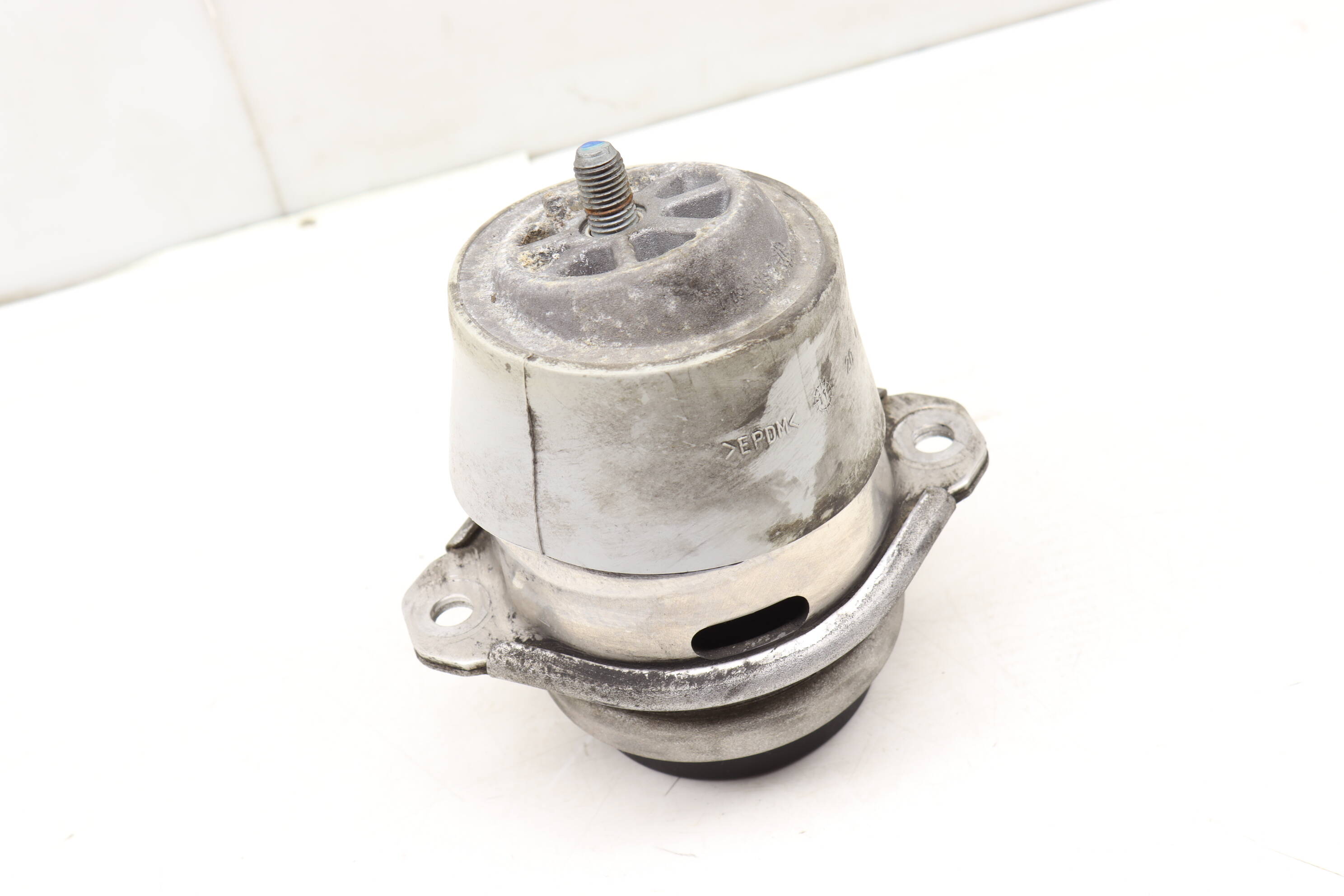 Engine / Motor Mount 7P6199131 95837504910