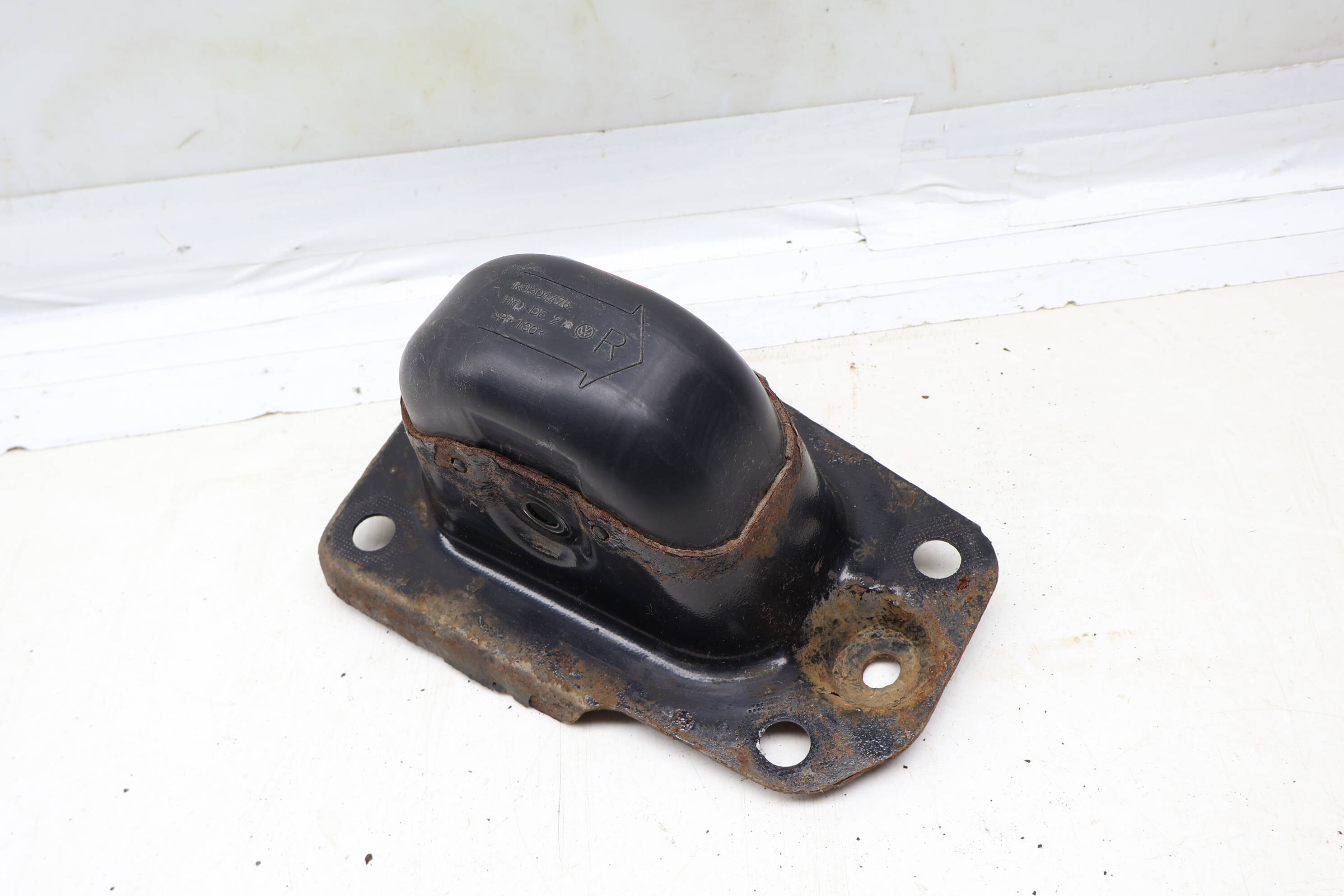 Trailing Arm Bracket / Cover 1K0505130L