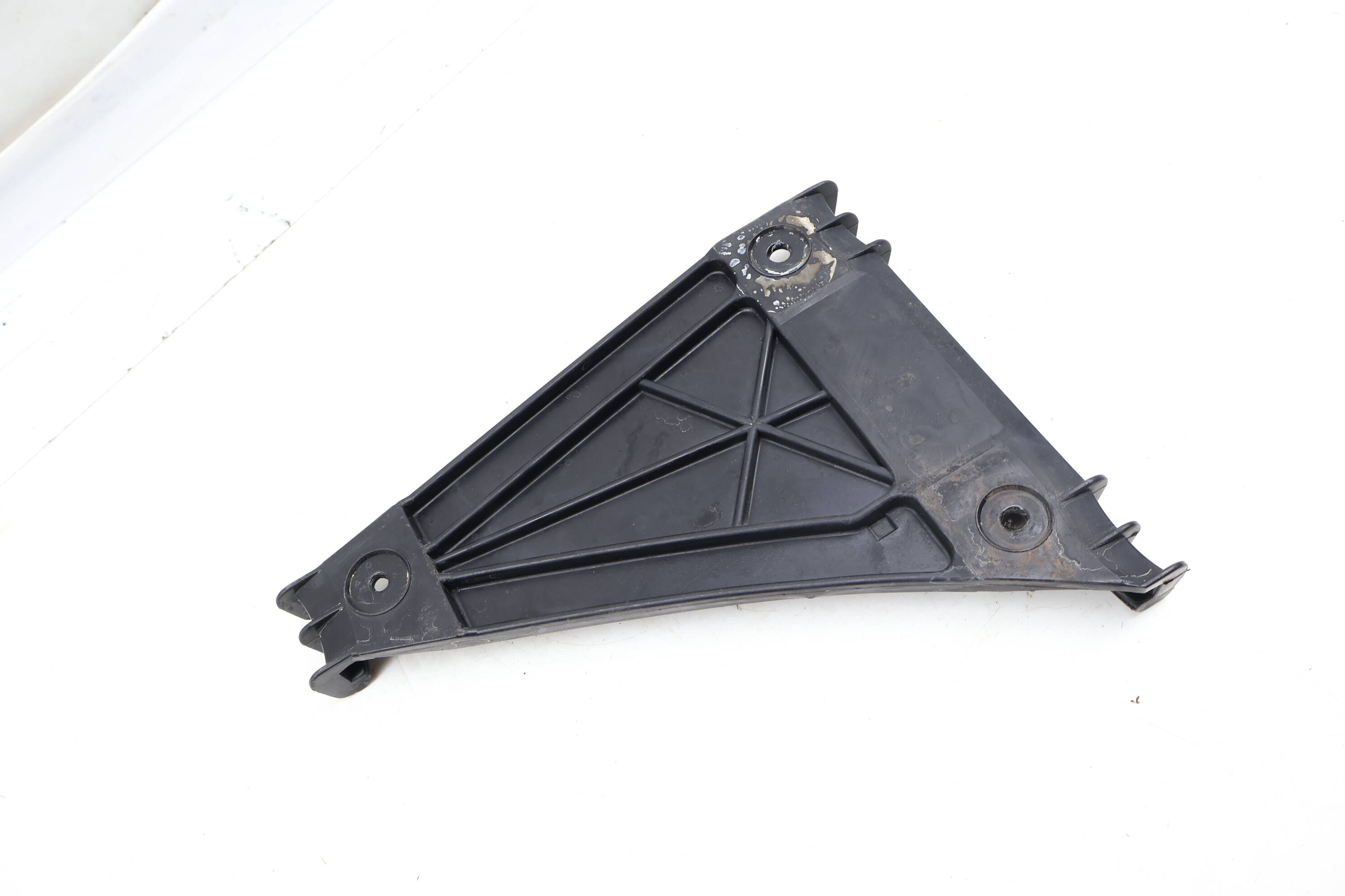 Bumper Guide / Bracket 8D0807483