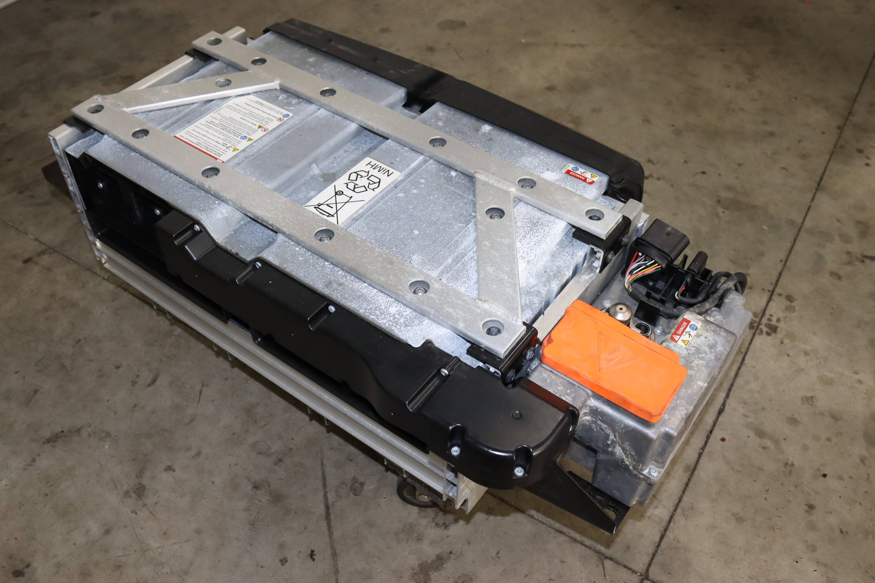 Cayenne hot sale hybrid battery