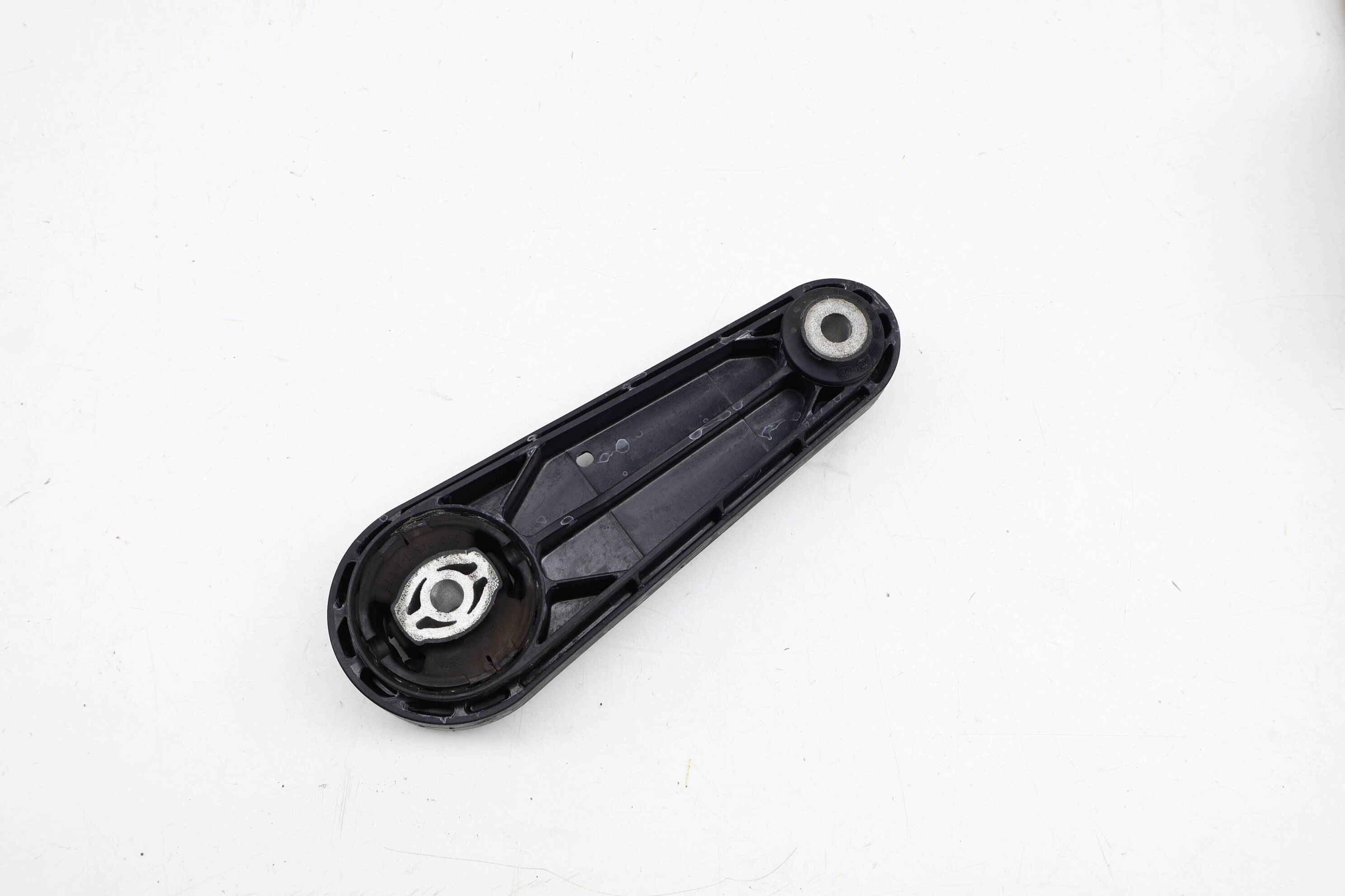 Upper Engine Mount / Bracket 7PP199331A