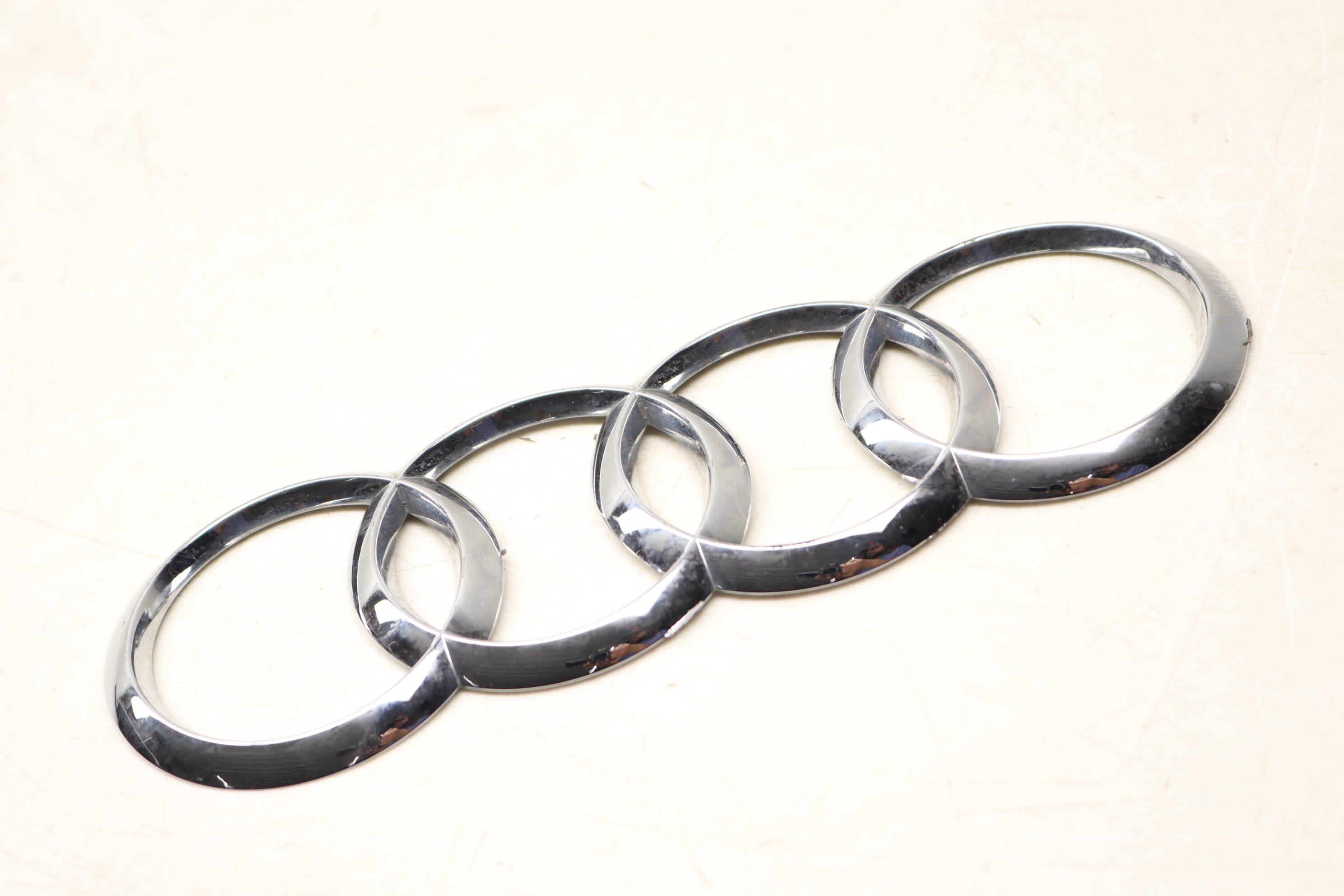 Emblem / Badge Rings 4G5853742