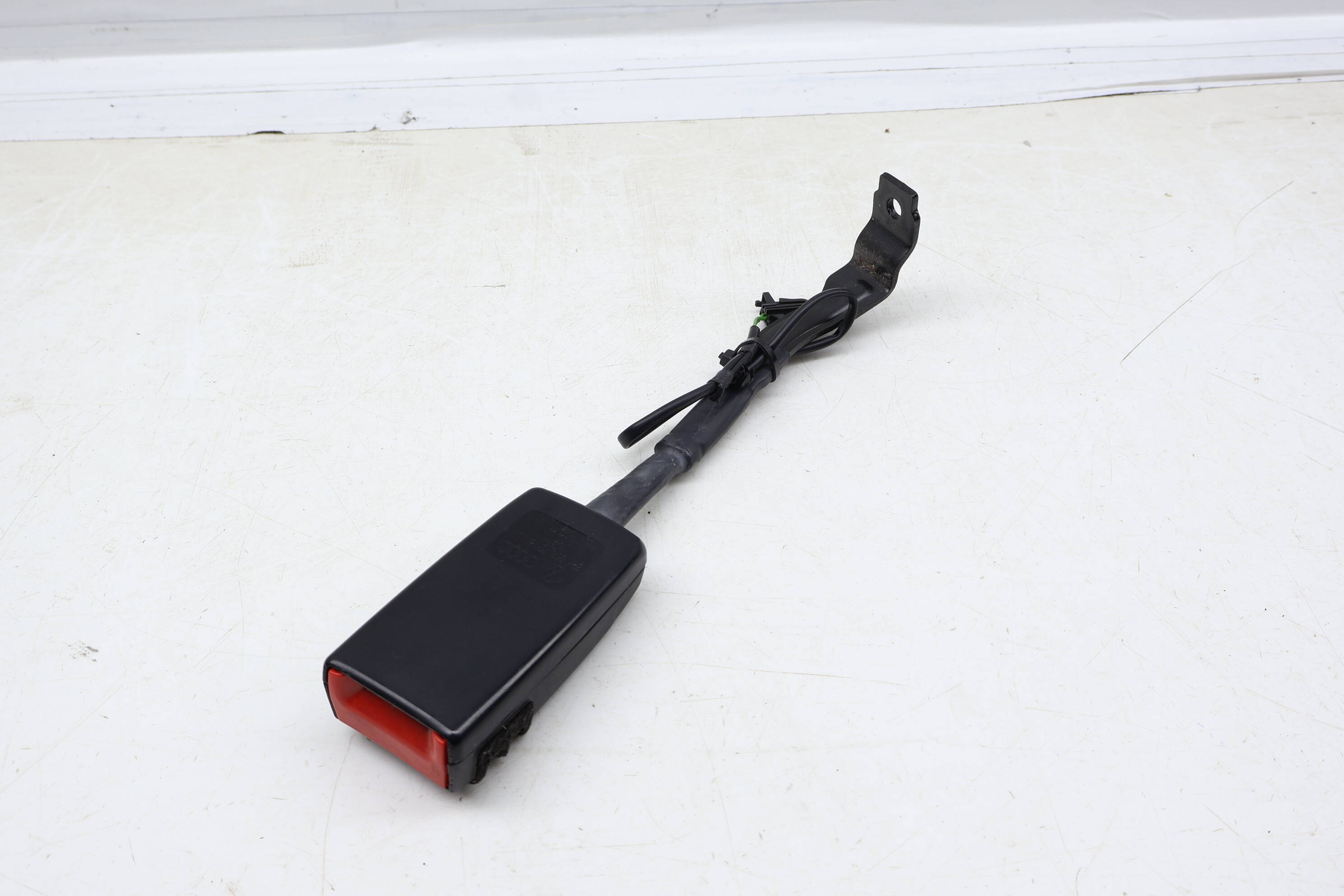 Seat Belt Buckle / Receiver 8P4857755E