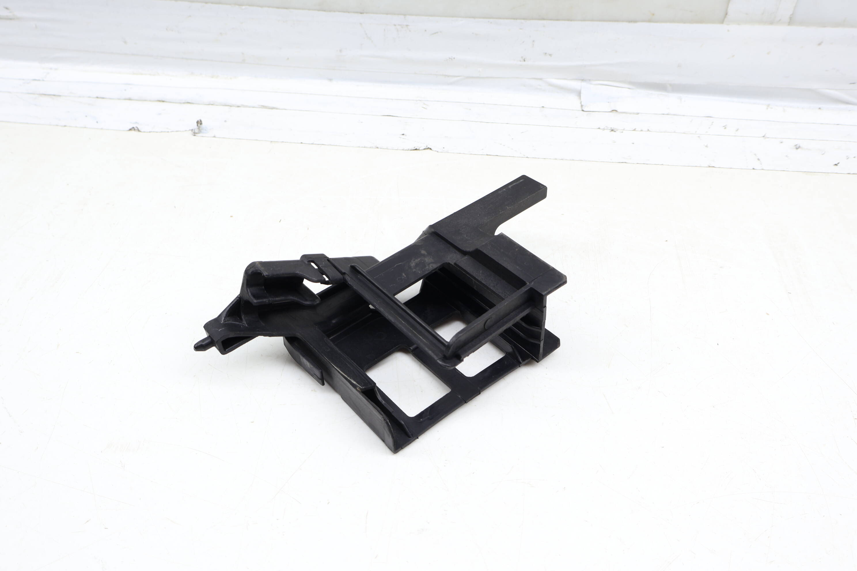 Power Steering Oil Cooler Bracket 17117576829