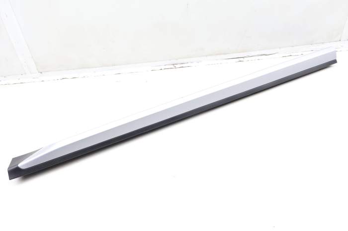 Lower Door Molding / Blade 51137442794 main product photo