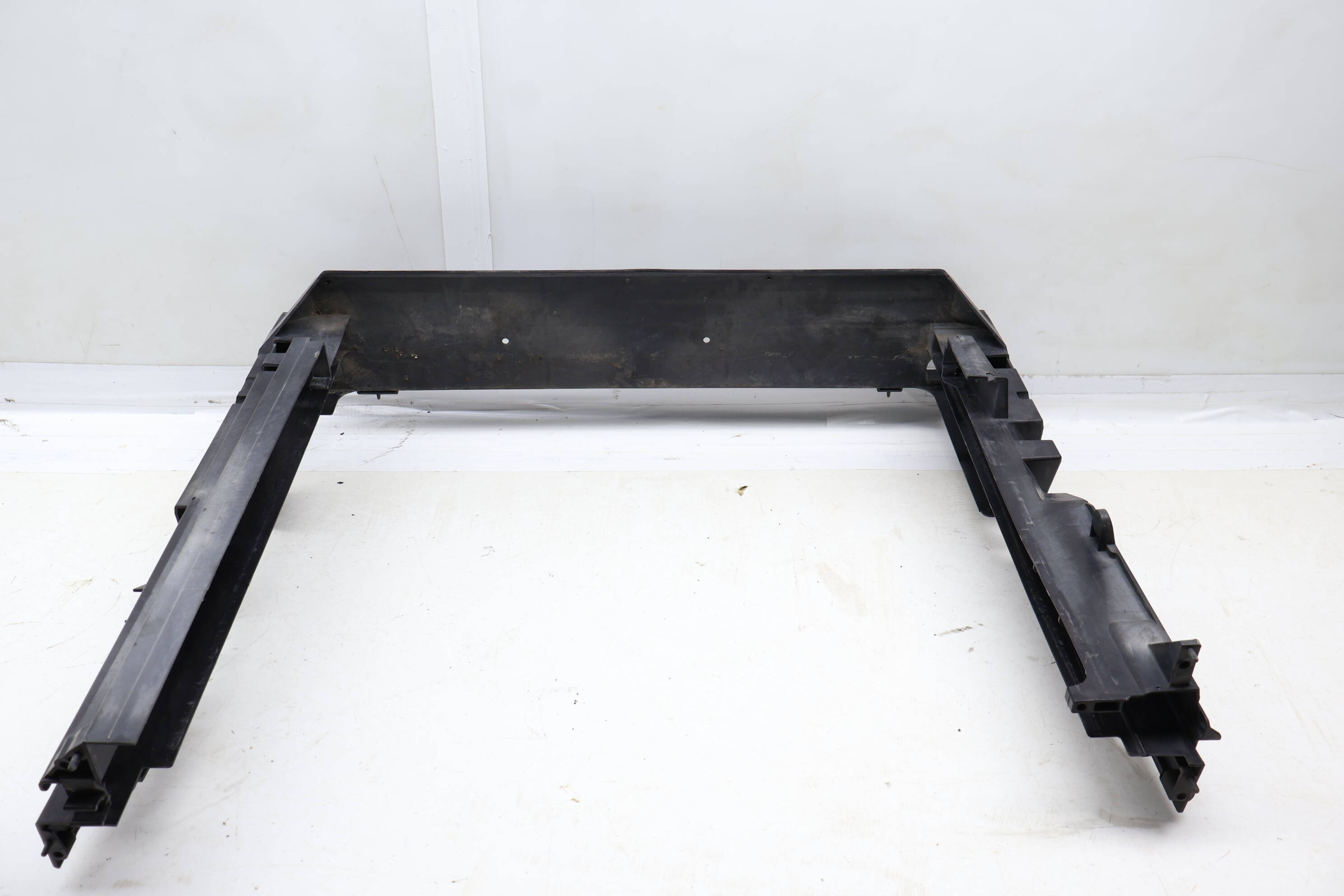 Radiator Module Carrier / Cover (Lower) 17117631474