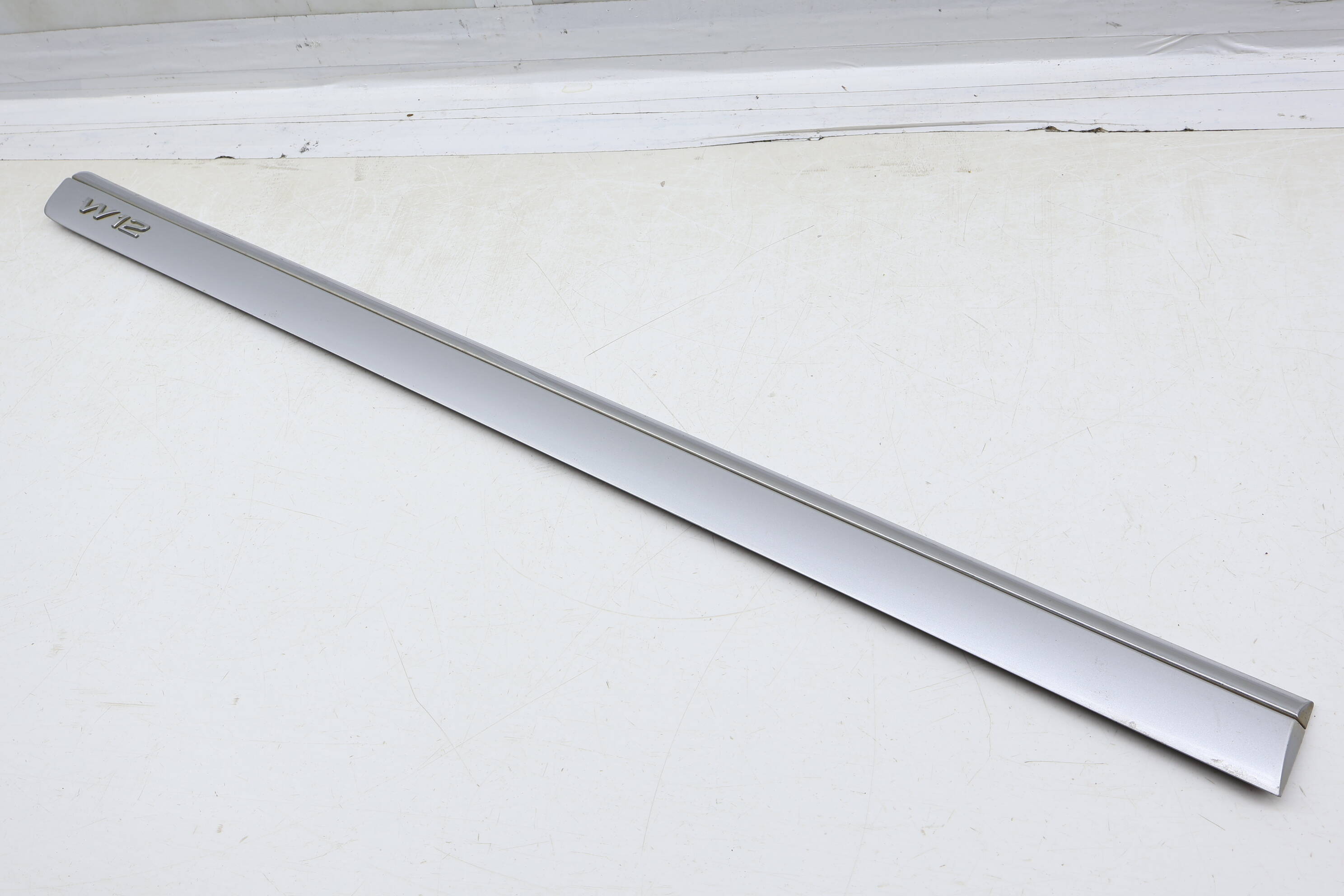 Center Door Molding / Trim 4E4853964D