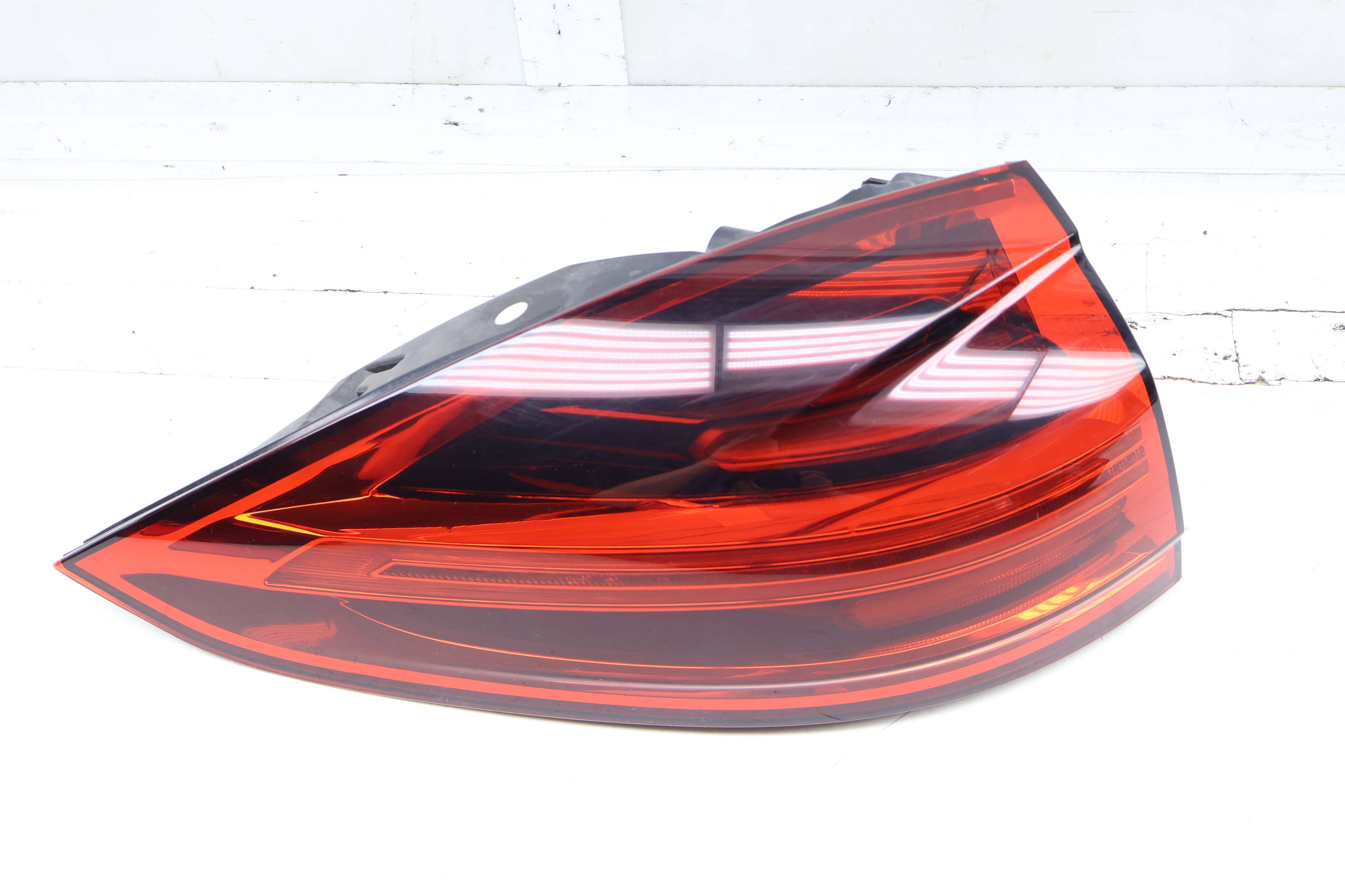 Outer Tail Light / Lamp 7P5945207R 95863106121