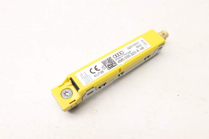 Upper Antenna Booster 4M0035225A main product photo