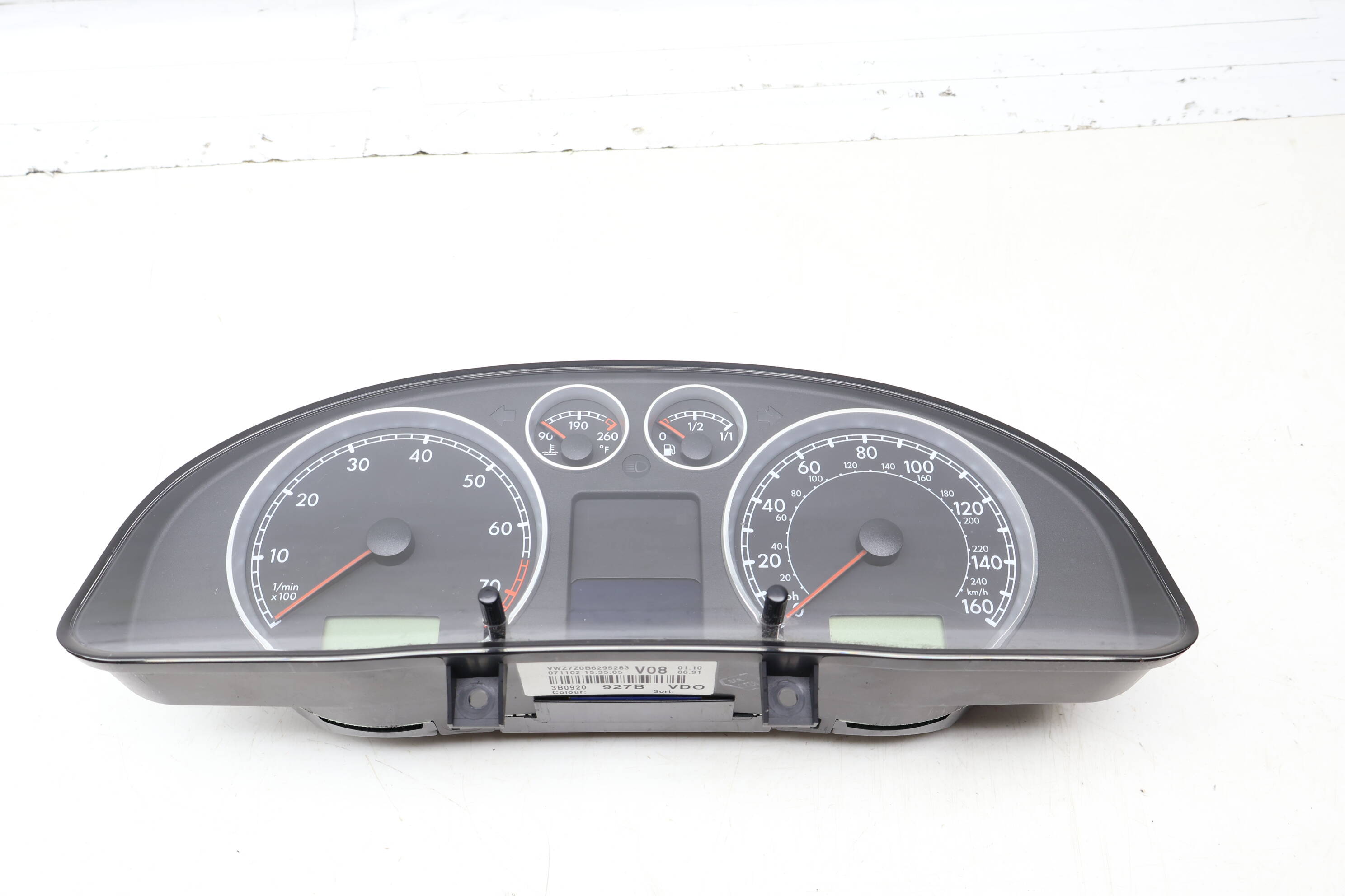 Instrument Cluster / Speedometer 3B0920927B