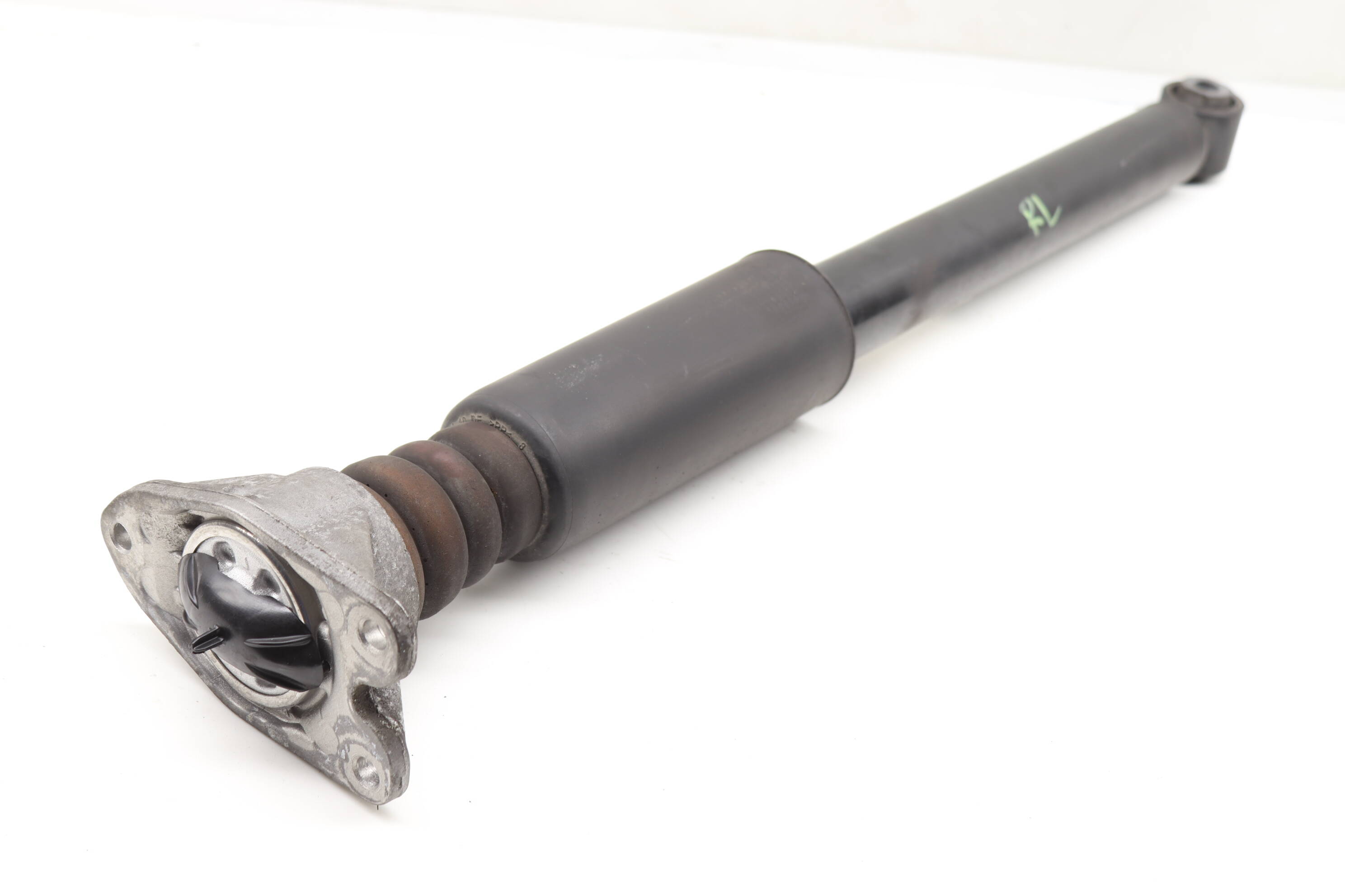 ふー　2口 BMW Rear Strut / Shock Absorber (X2) 33506888332