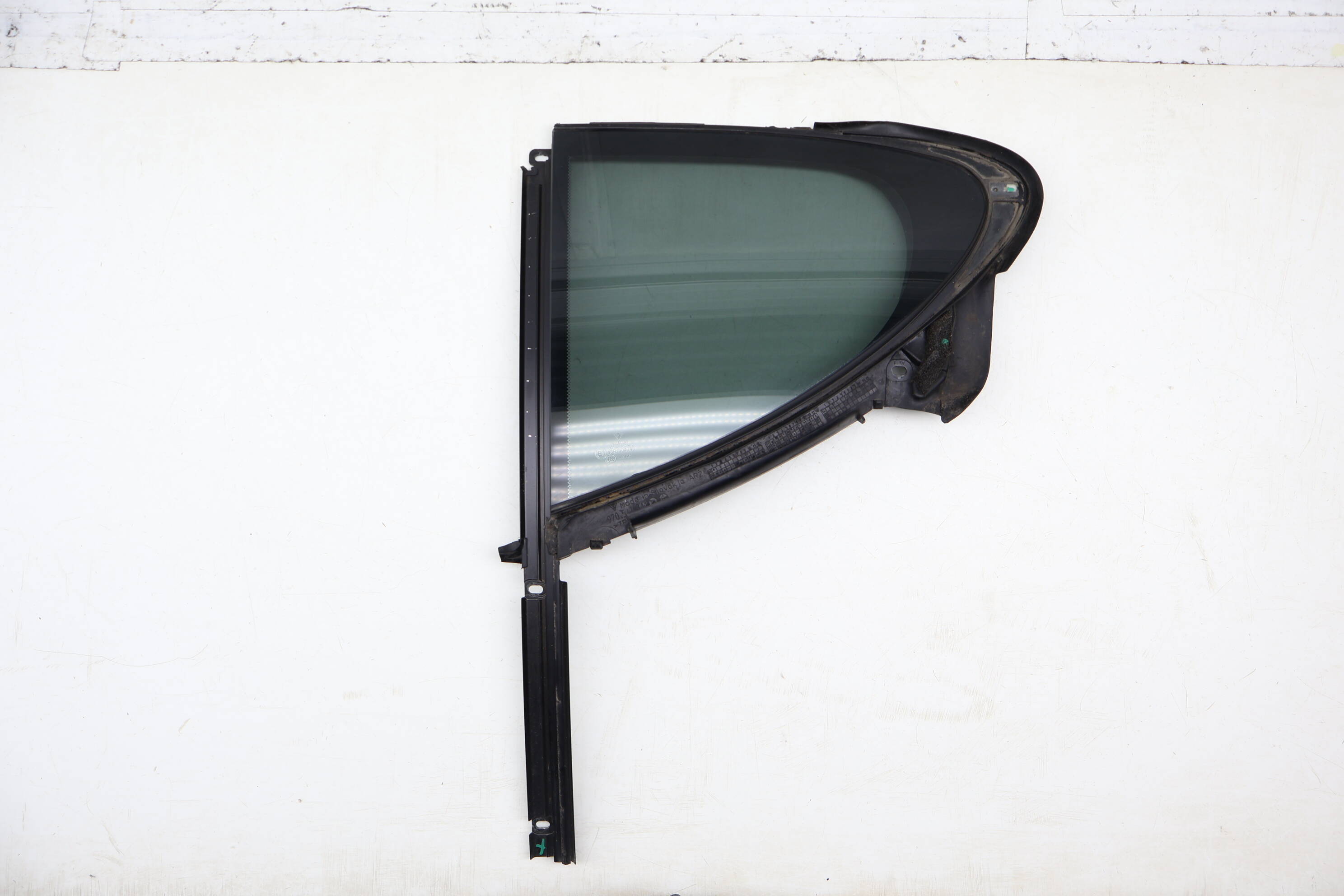Quarter Window Glass 97054431108
