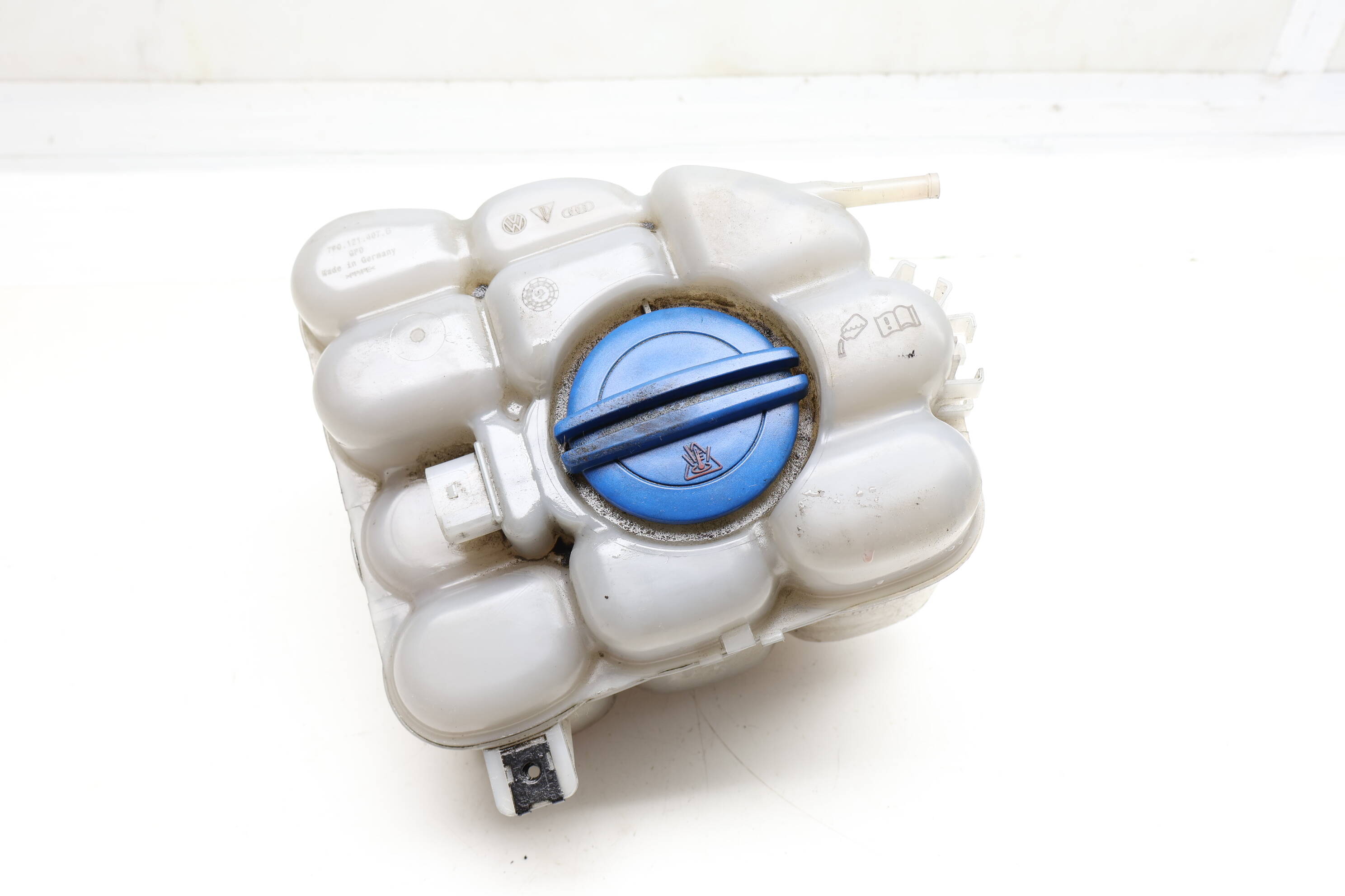 Coolant Reservoir / Tank / Bottle 7P0121407B 95810615102