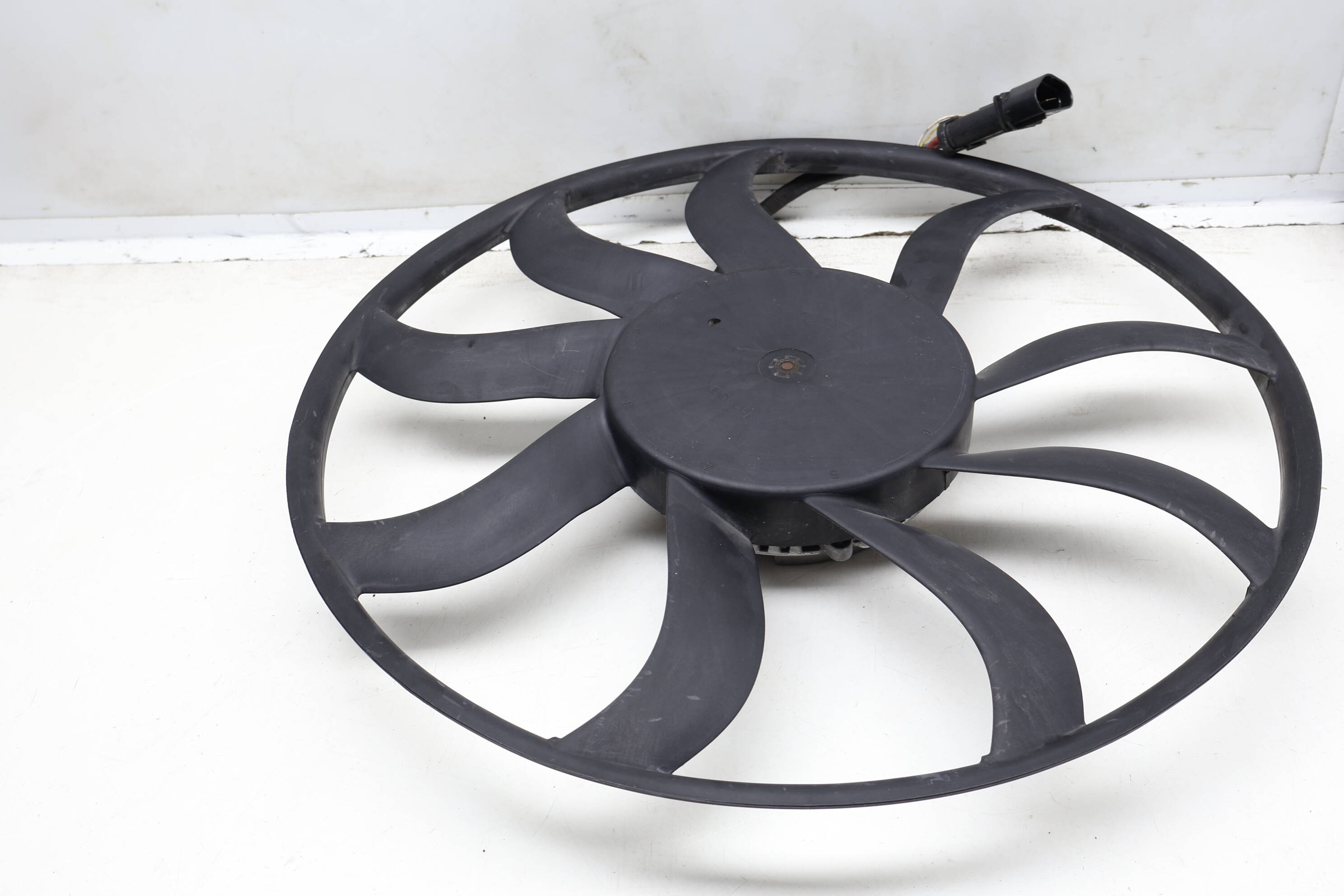 600W Electric Cooling Fan 7P0121203E 95810606131