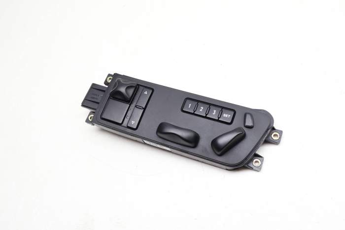 Seat Adjustment Switch 7L5959765B 95561371500 main product photo