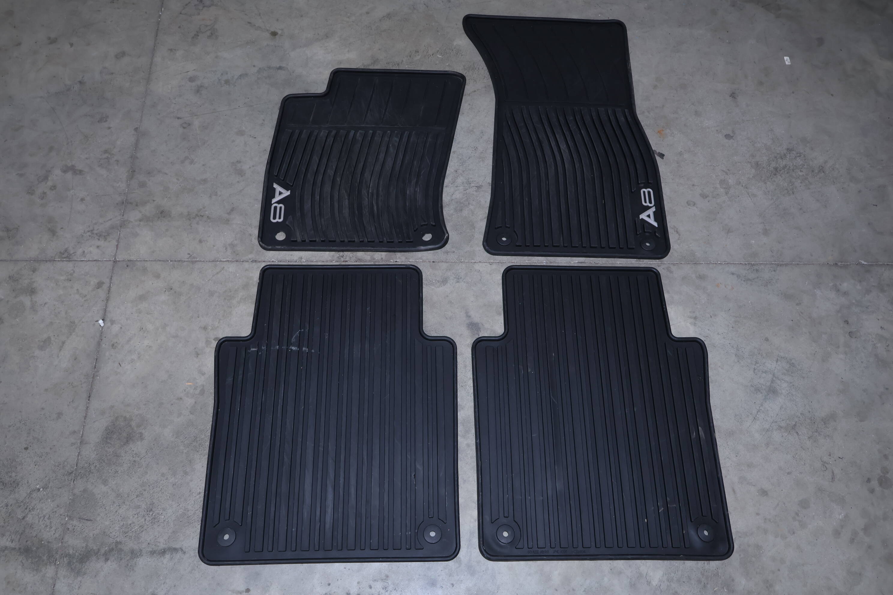Rubber Floor Mat Set 4E1863011E