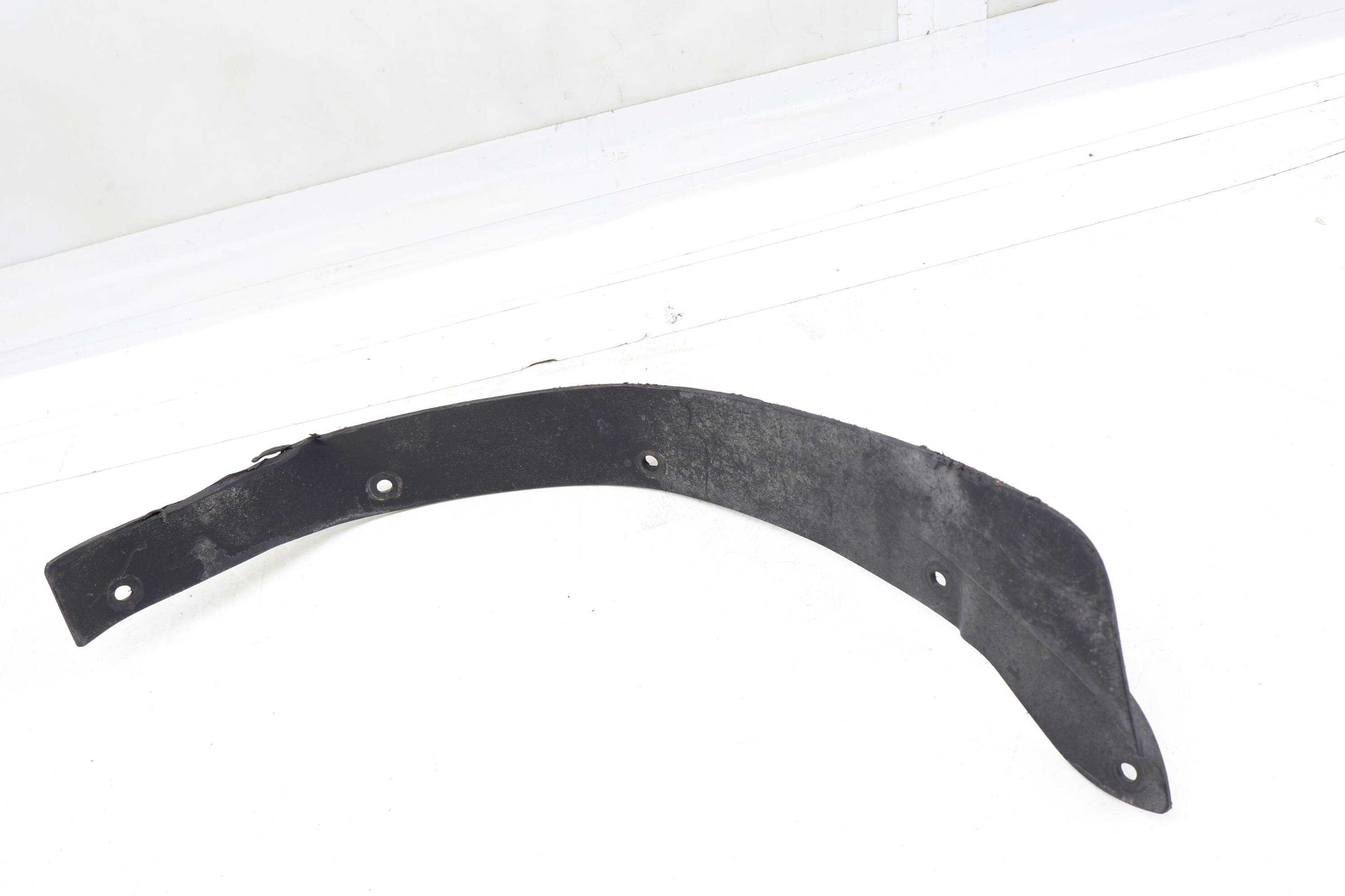 Wheel Spoiler / Mud Flap 8J0807547