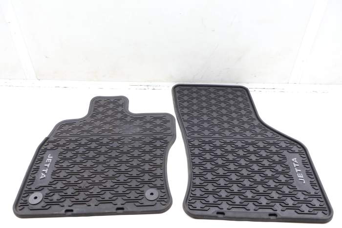 Rubber All-Weather Floor Mat Set (Jetta) 17B061550 main product photo