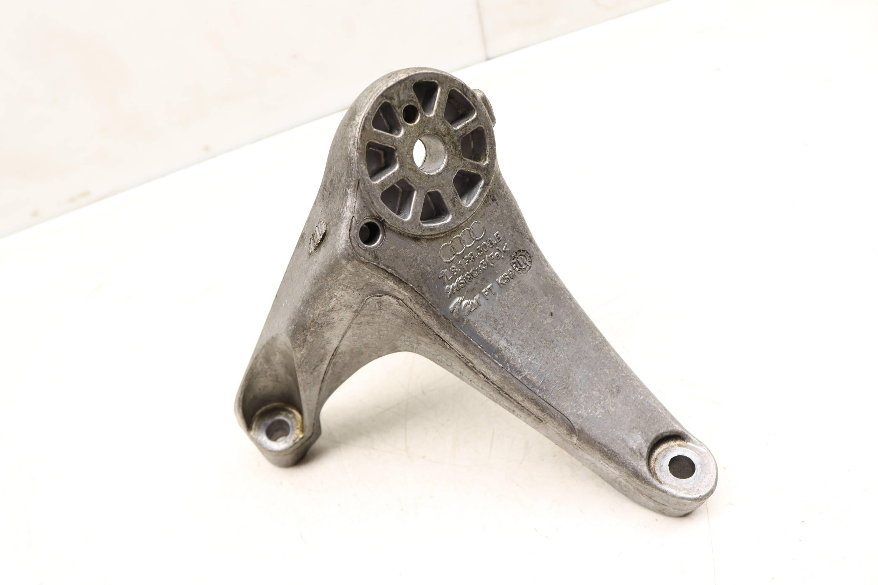 Engine Mount Bracket 7L8199308E 95811520150