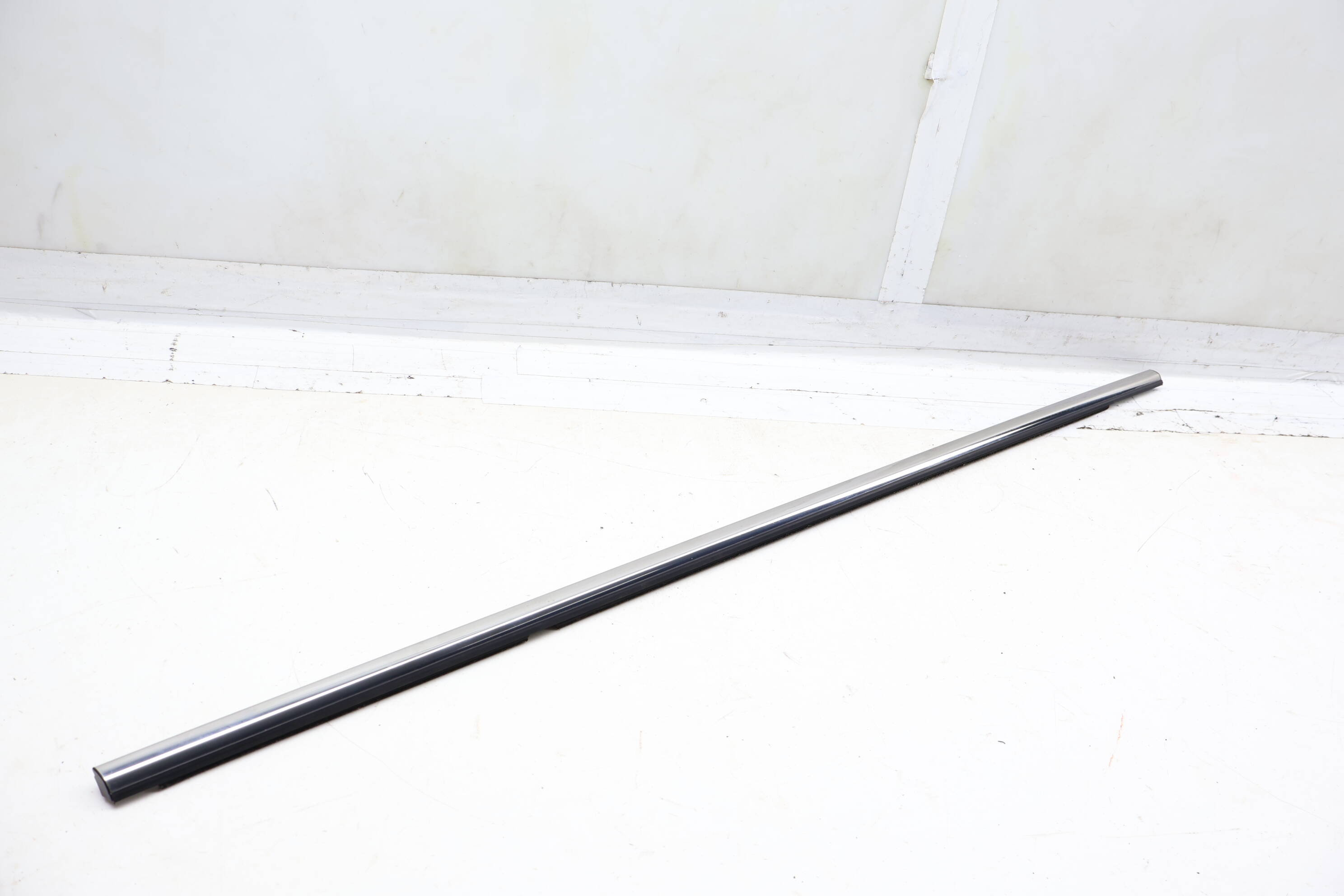 Outer Door Window Slot Seal / Trim 3CM839475