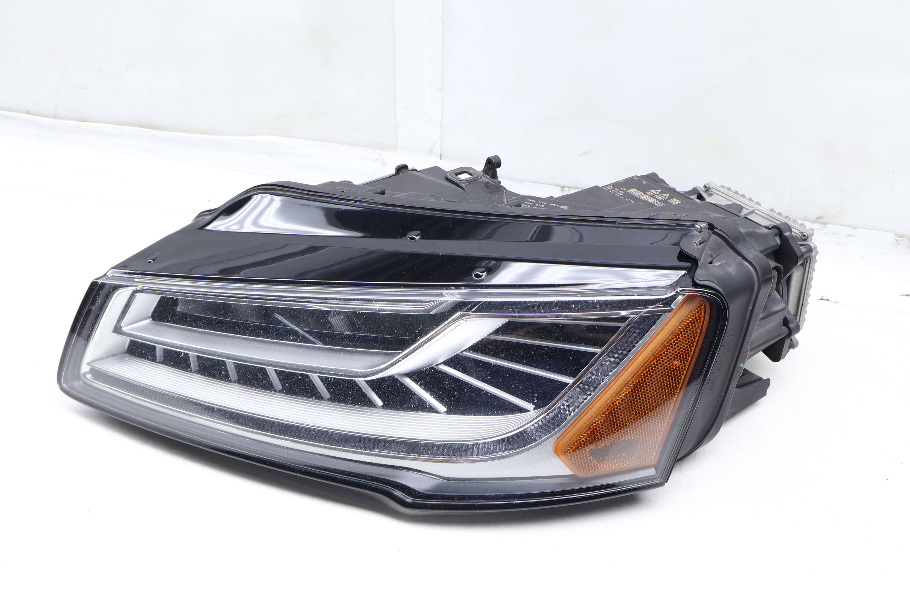 Led&#x20;Headlight&#x20;&#x2F;&#x20;Headlamp&#x20;4H0941033