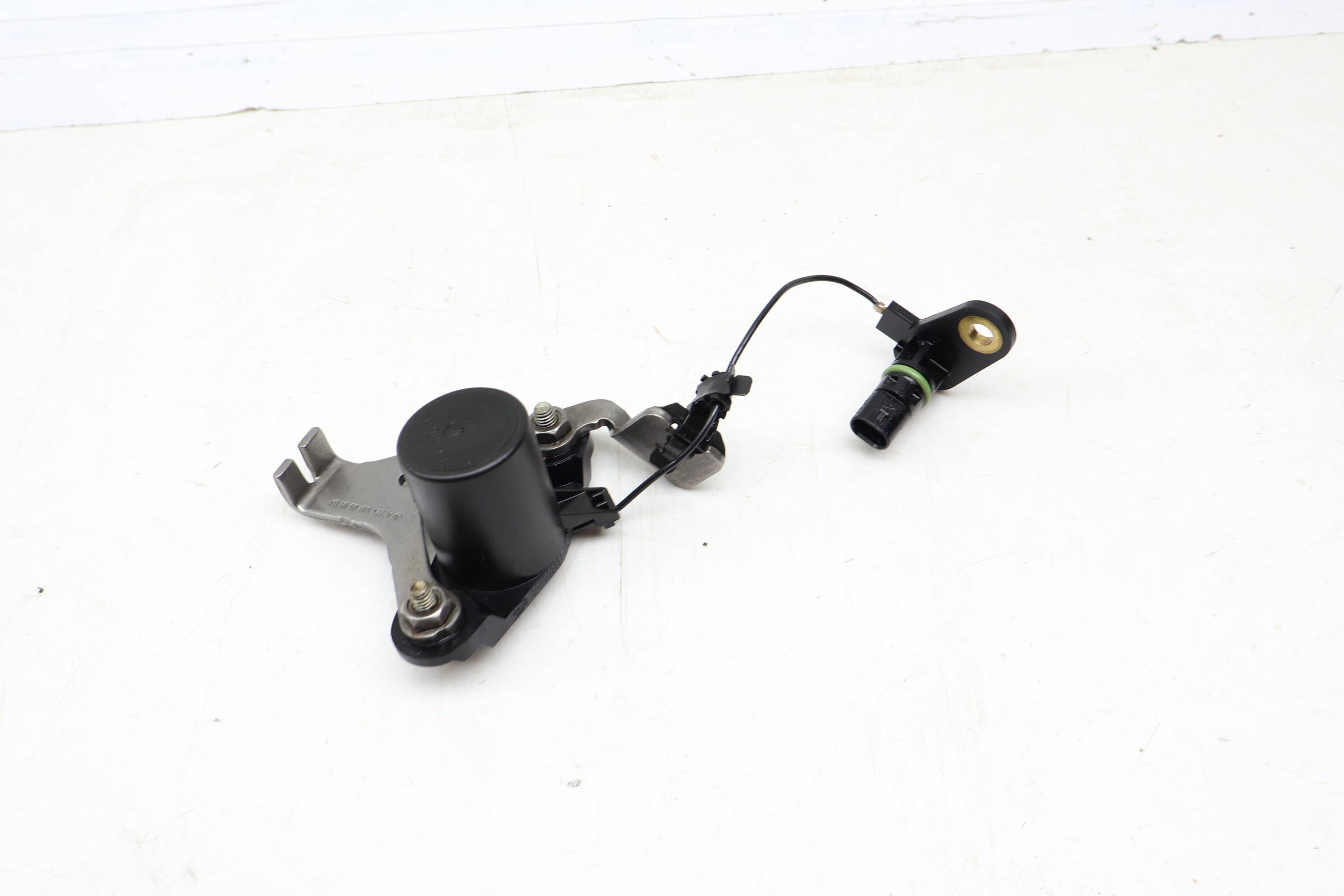 Engine Oil Level Sensor 0011531332