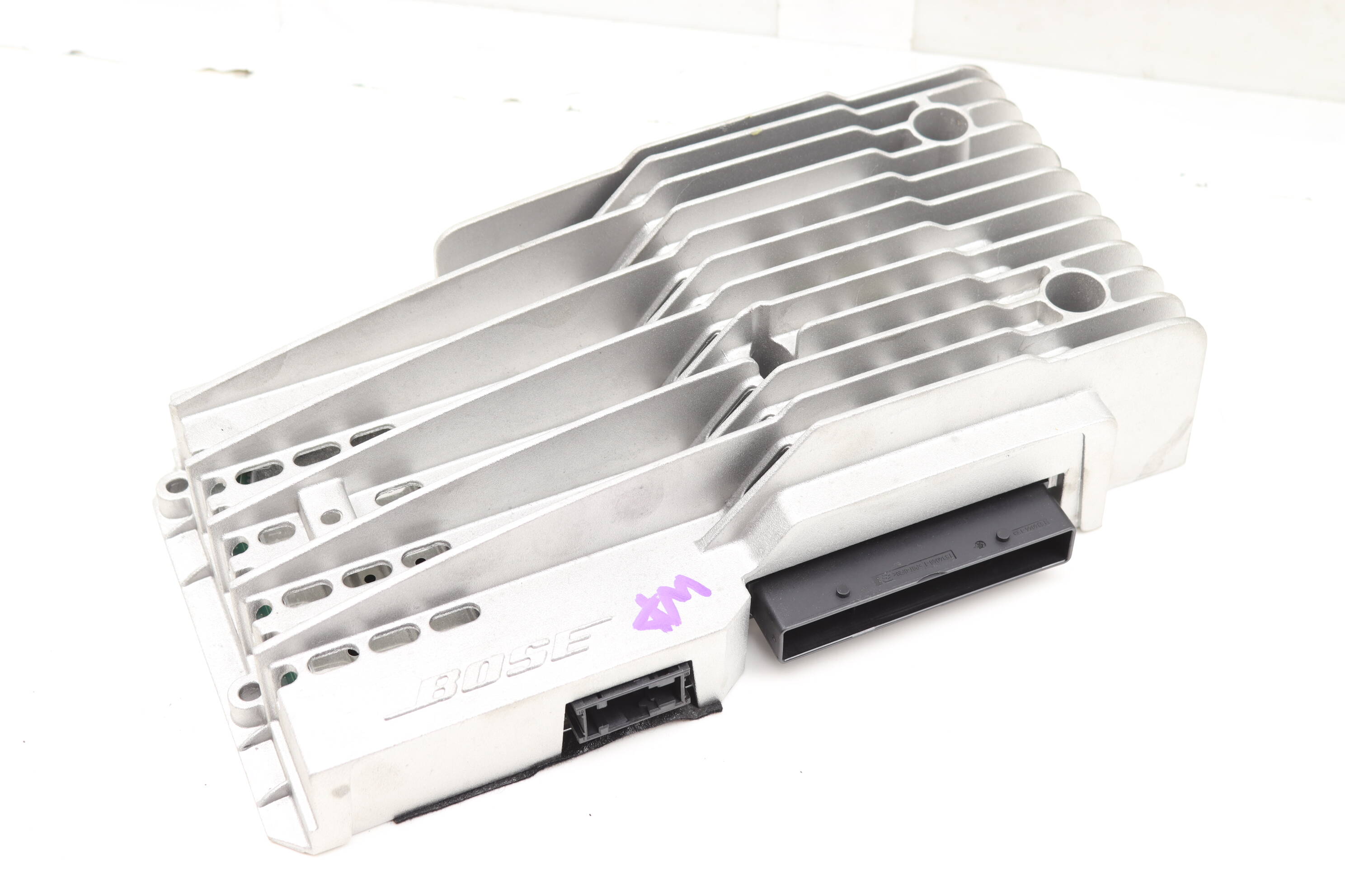オーディオ Audi Bose Amplifier / Amp 8J0035223D
