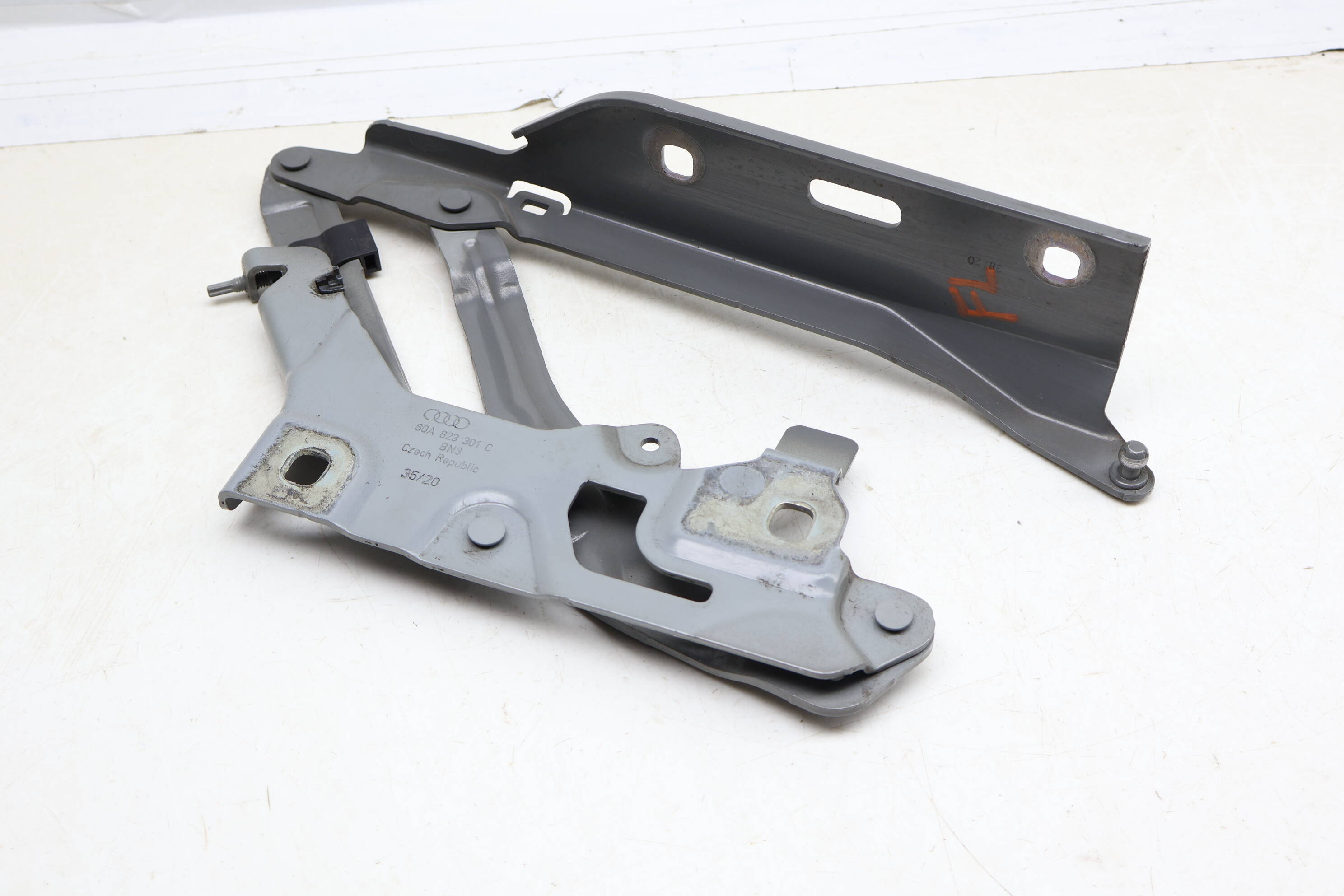 Hood Hinge 80A823301C