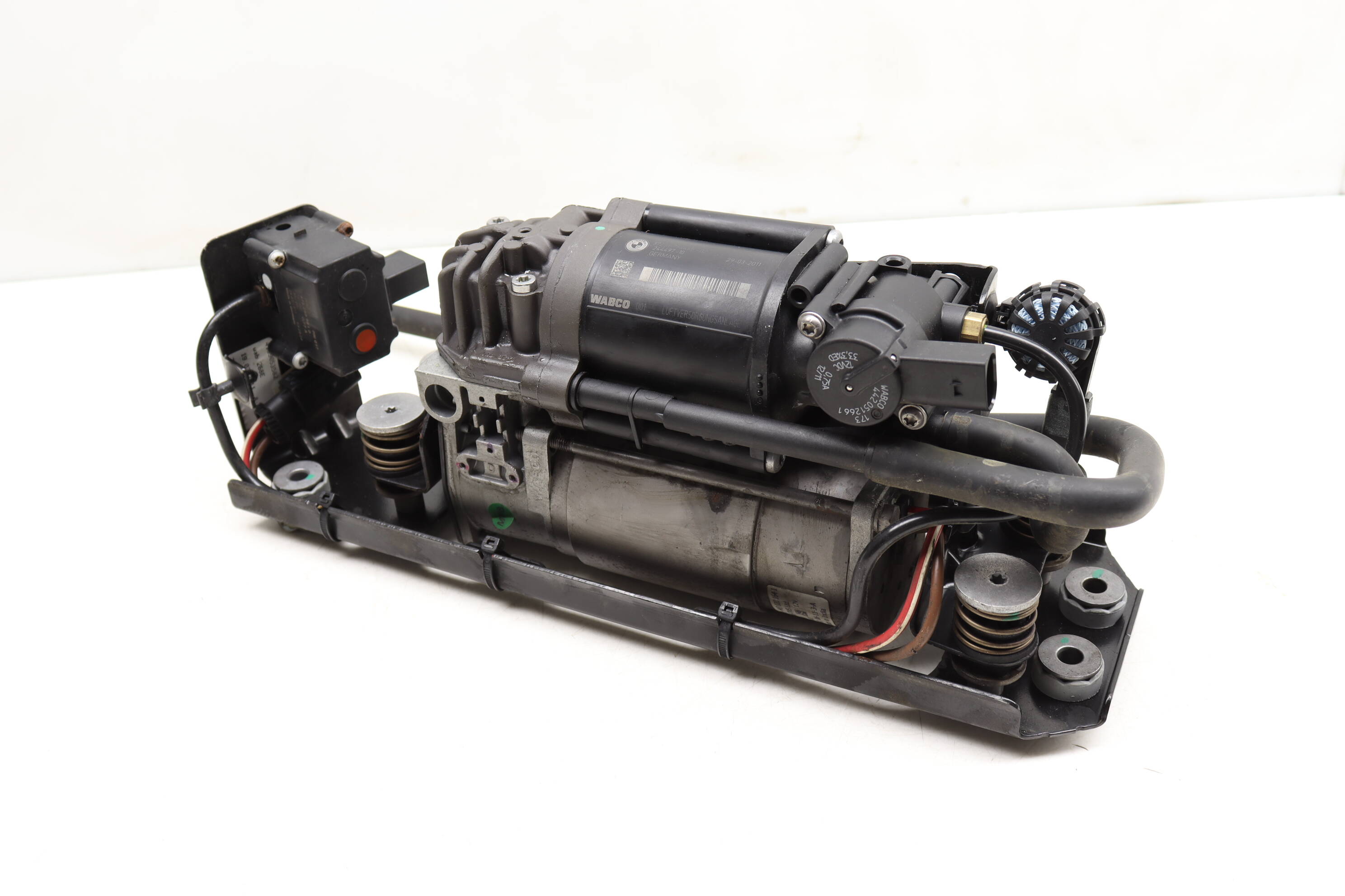 BMW Air Suspension Compressor / Pump 37206794465 BMW Air Suspension Compressor / Pump 37206794465