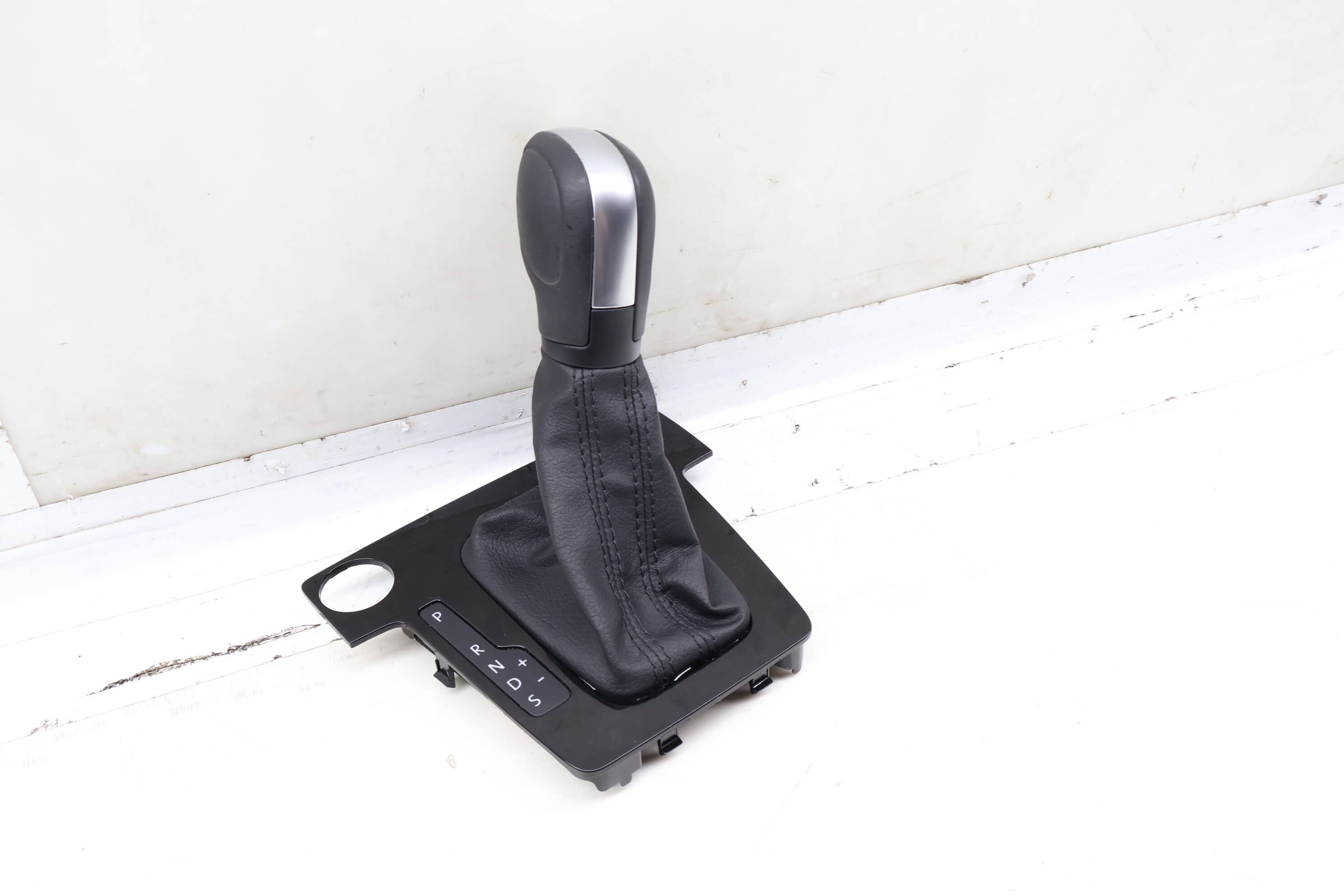 Automatic Gear Shifter Knob Assembly 561713203