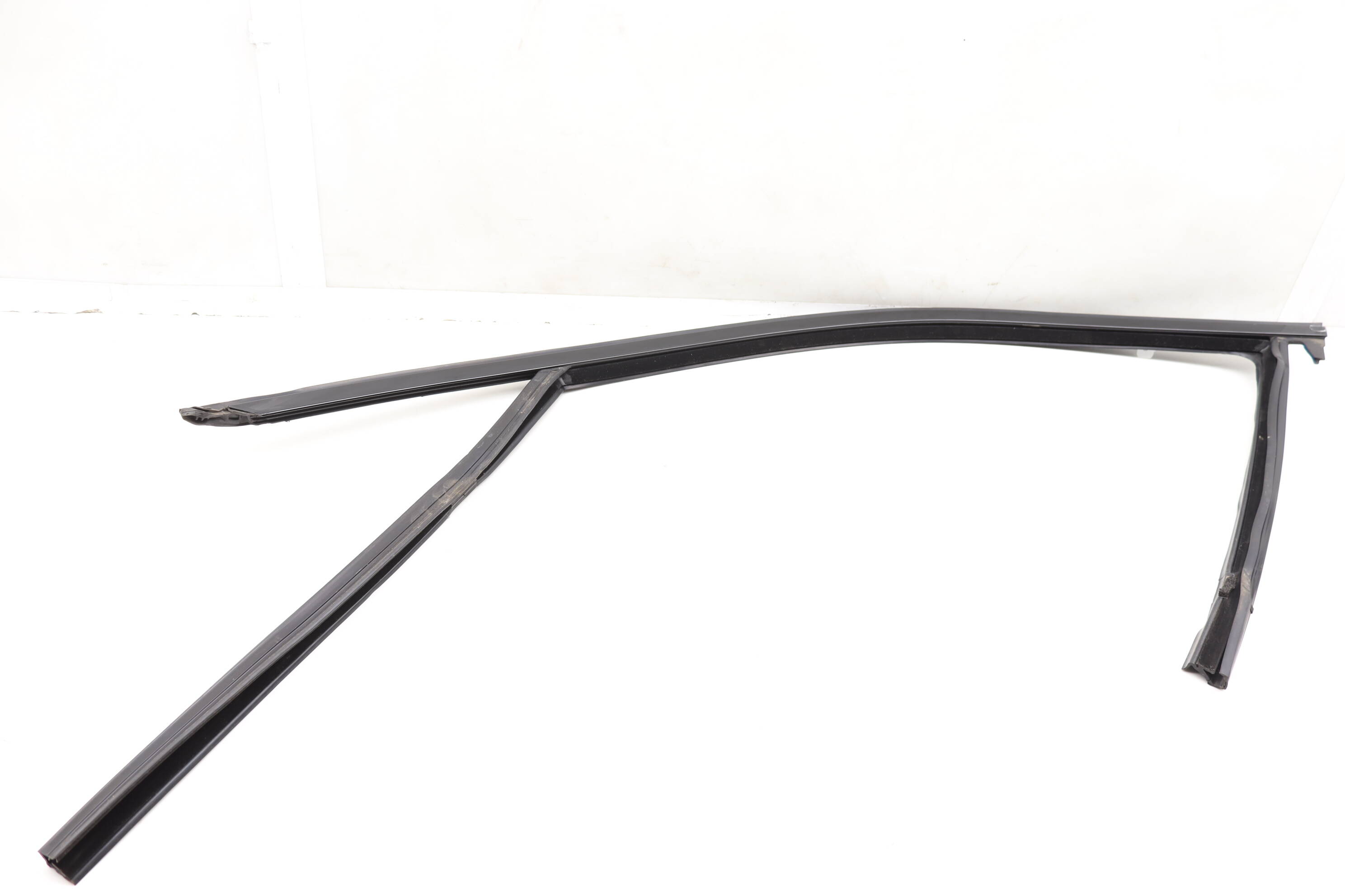 BMW Front Left Door Window Glass Channel / Seal 51337407403