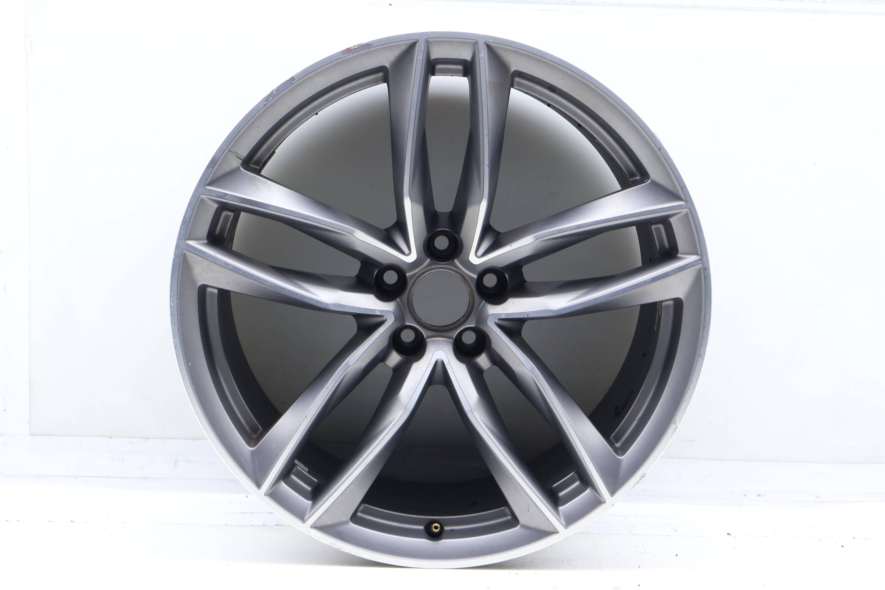 20" Inch Alloy Wheel / Rim 8T0601025DG