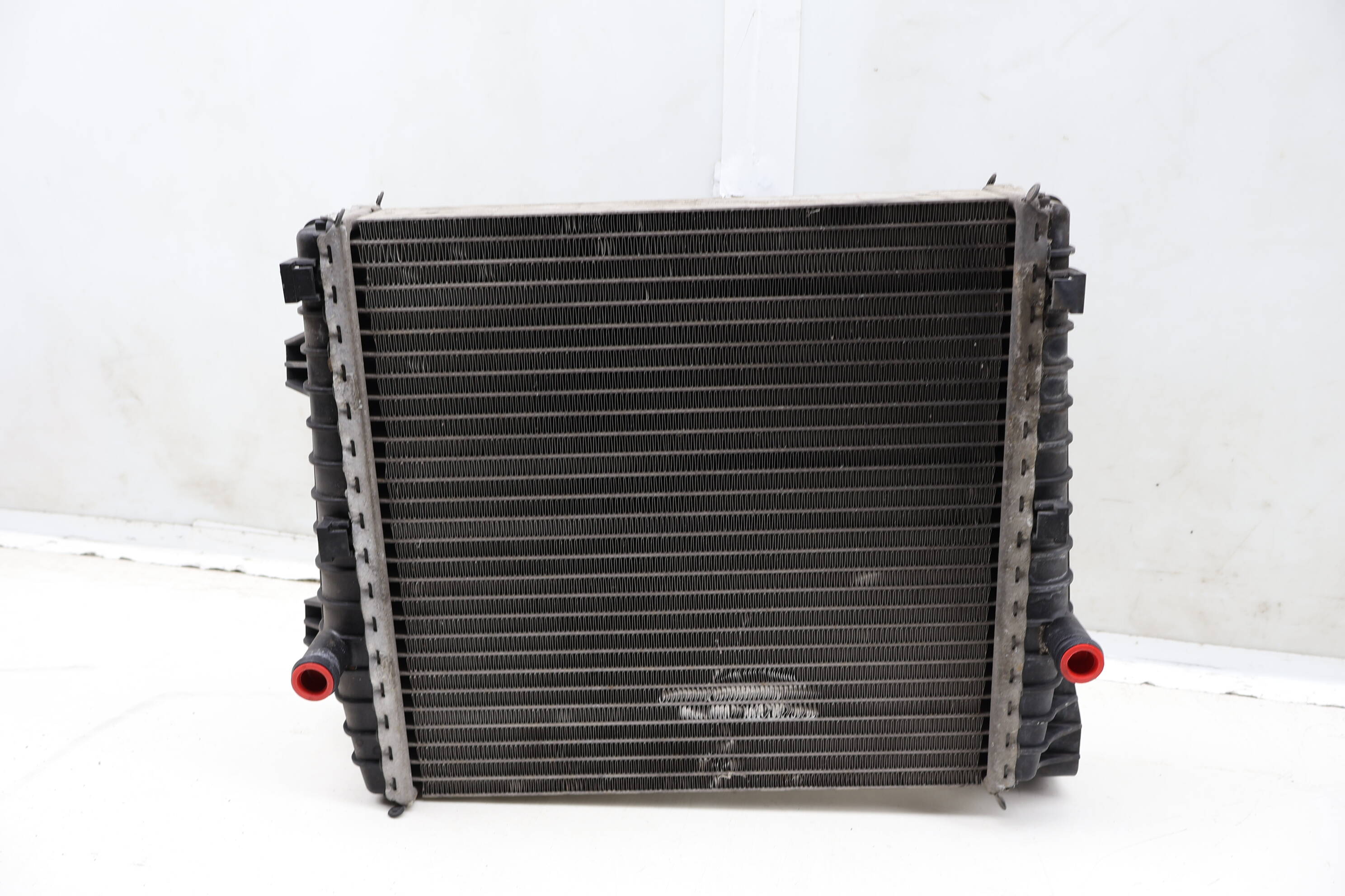 Auxiliary&#x20;&#x2F;&#x20;Secondary&#x20;Radiator&#x20;7P0121212&#x20;95810621200