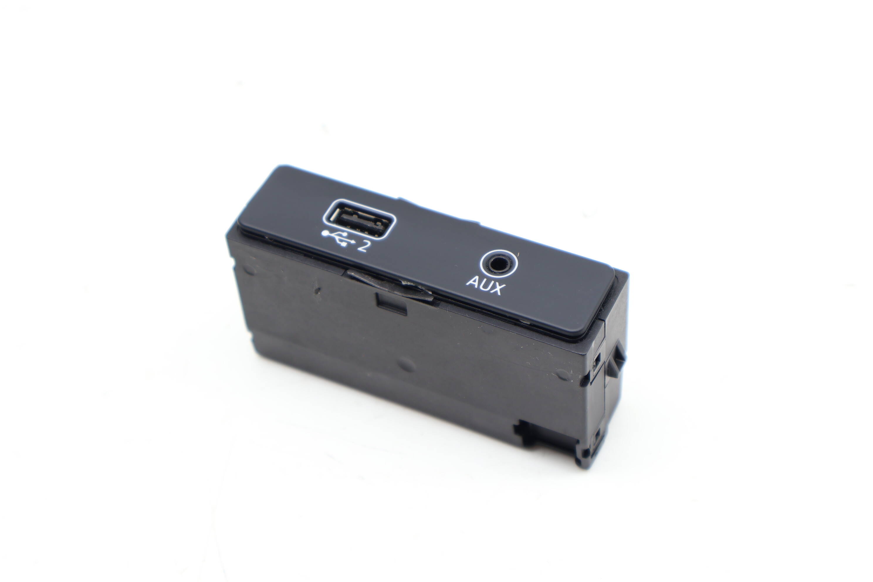 Usb / Aux Port Connection 8W0035708