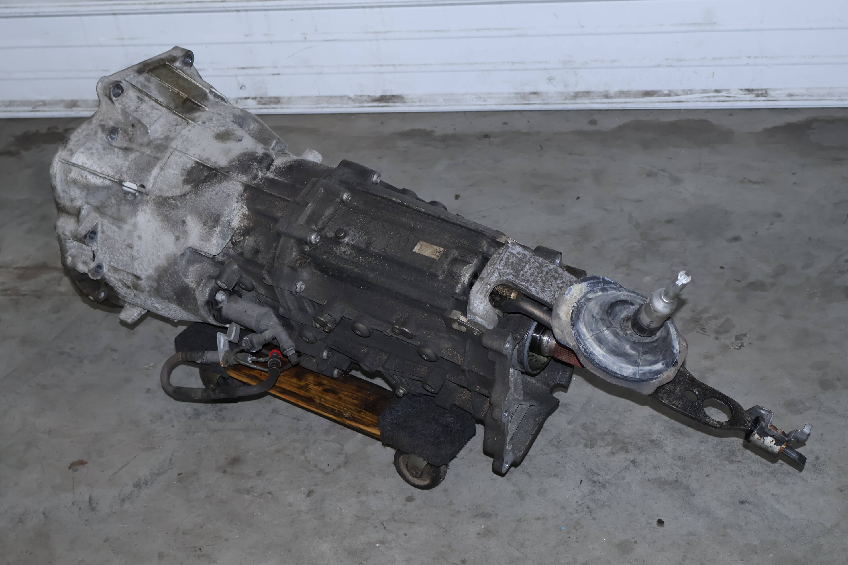BMW 6-Speed Manual Transmission / Gearbox (Gs6x37bz) 23007565196