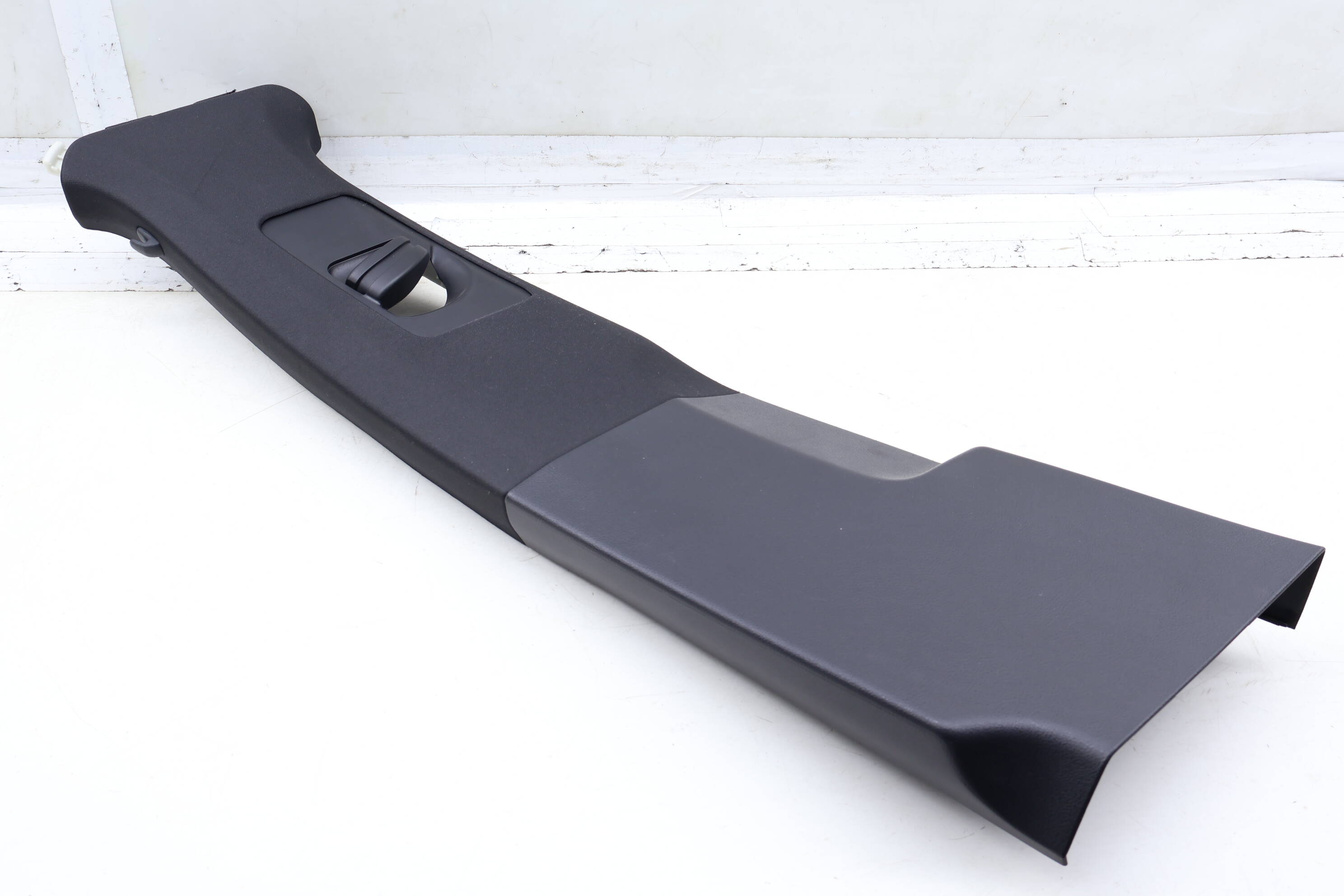 B Pillar Trim / Panel 7P5867239CB 95855523908