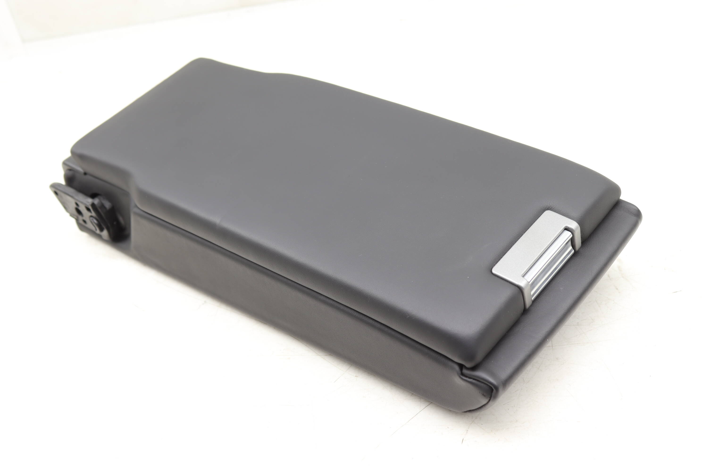 Armrest / Arm Rest 97052260101