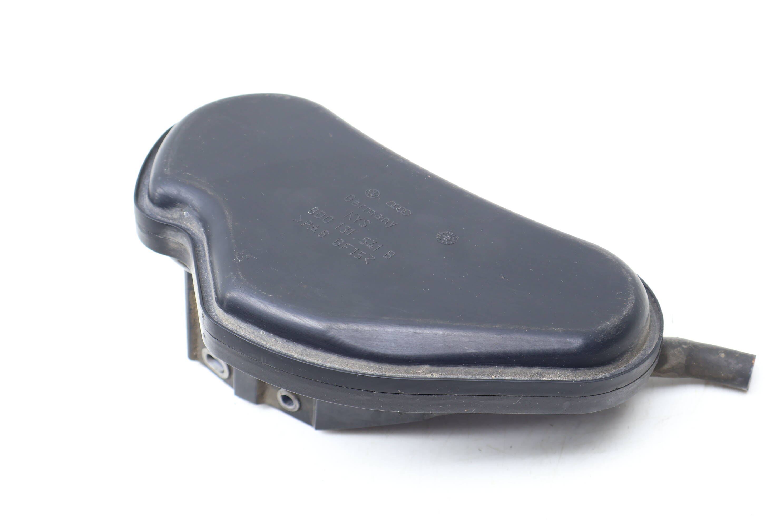 Vacuum Tank / Reservoir 8D0131541B