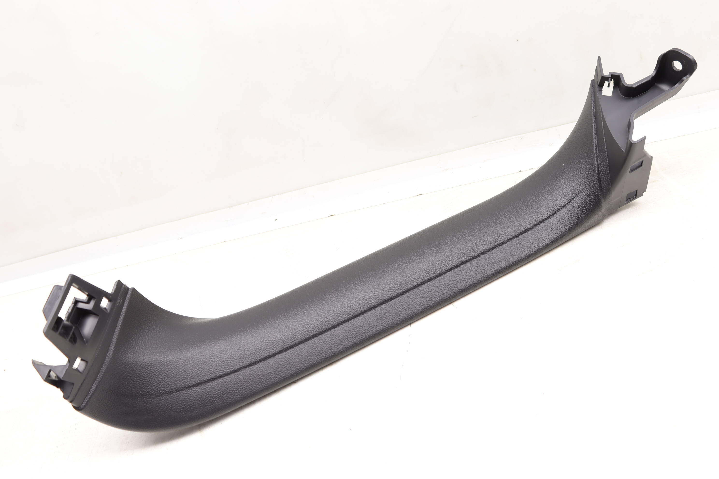 Hatch Upper Trim Panel 3CN867704A