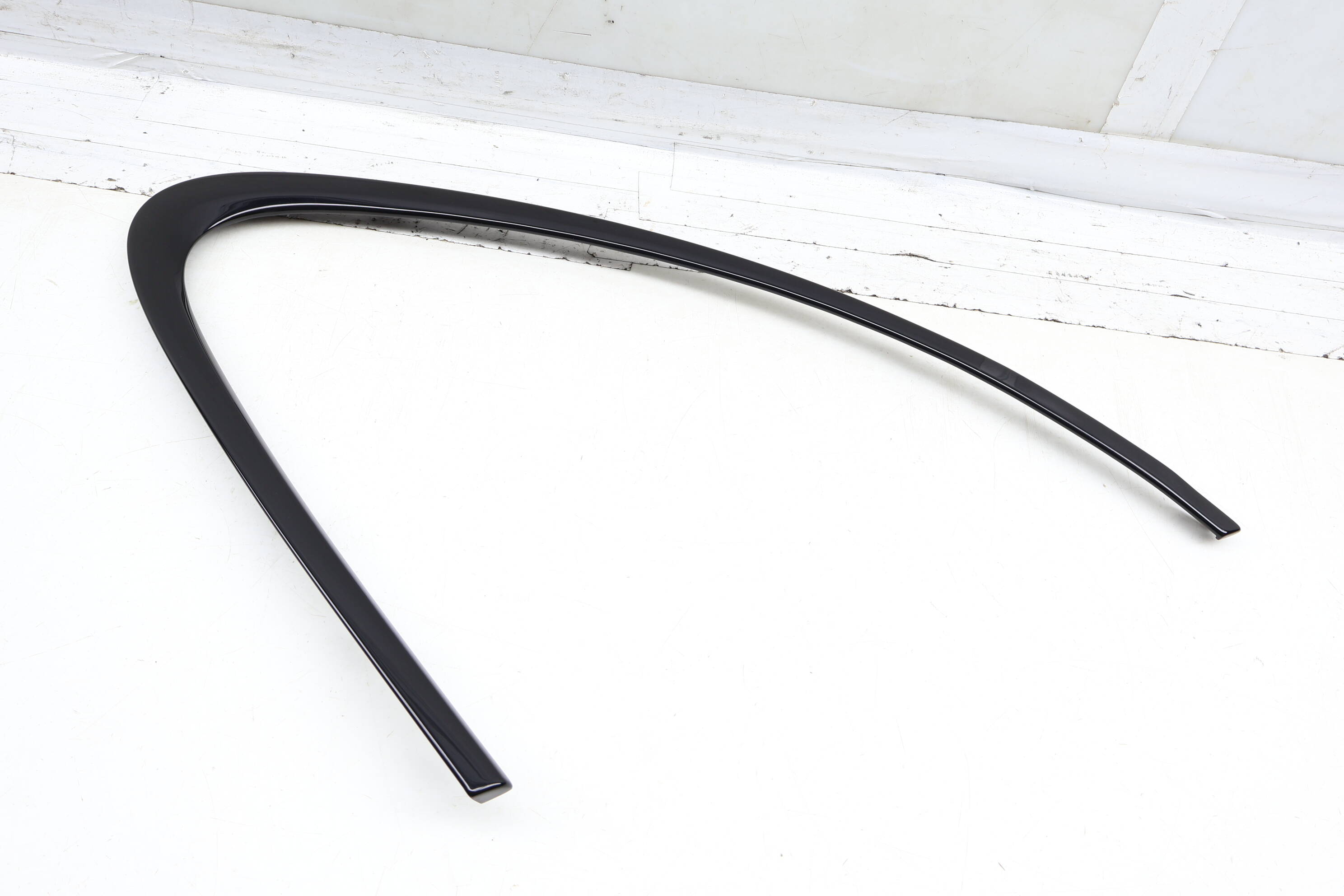 Quarter Window Glass Trim / Molding 7P5853996H
