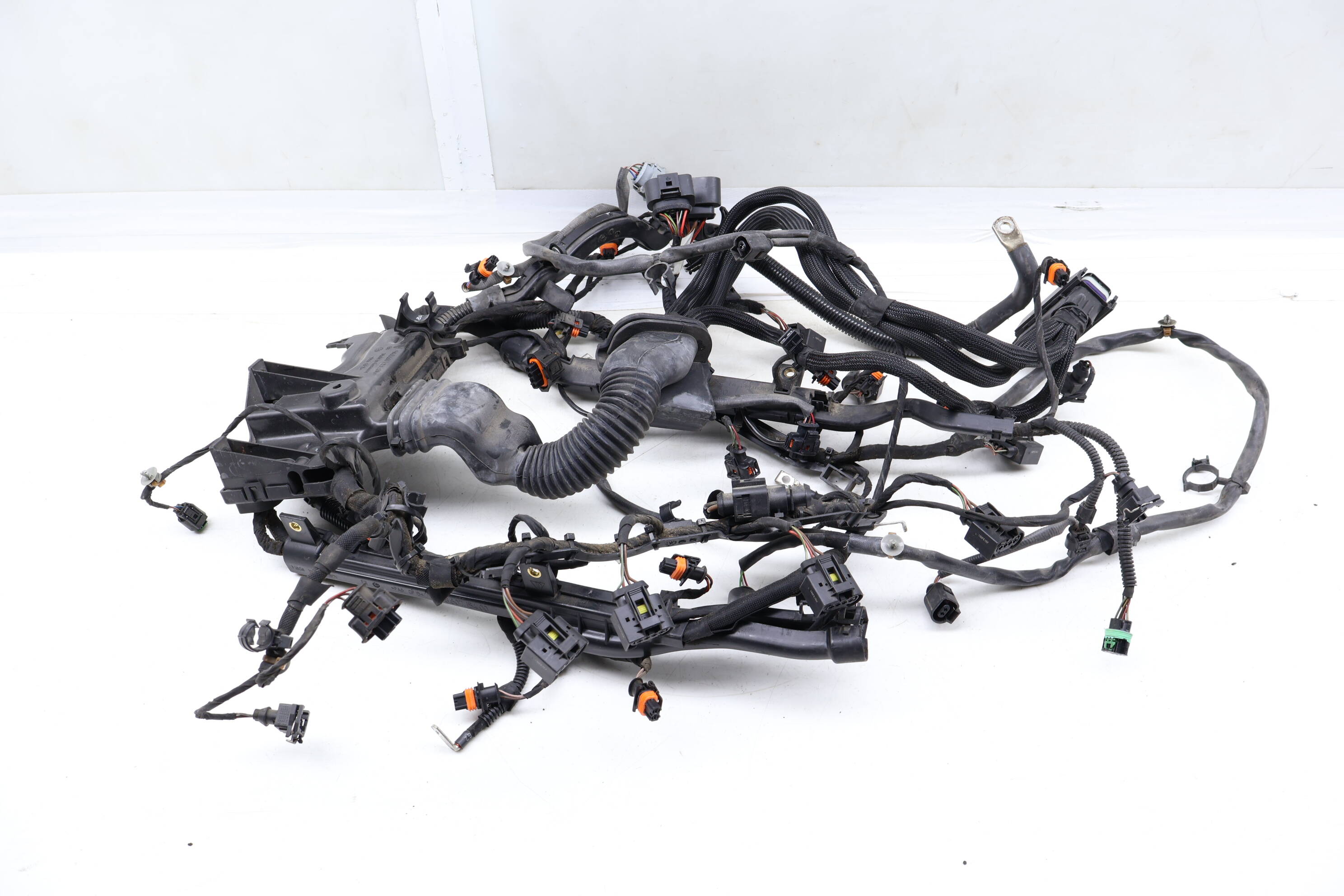 Engine&#x20;Wire&#x20;&#x2F;&#x20;Wiring&#x20;Harness&#x20;94860700507