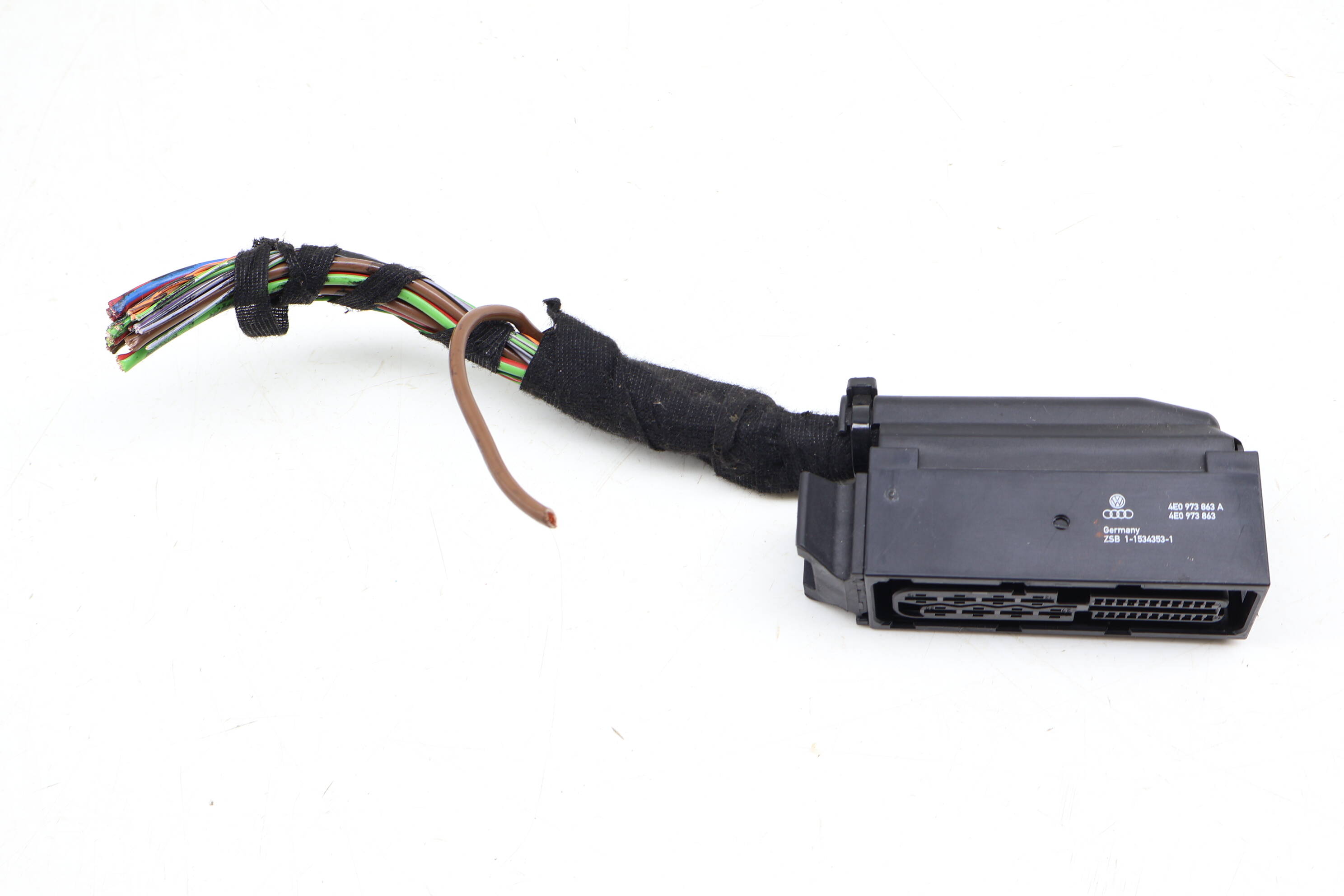 Emergency / Parking Brake Module Wiring Connector (30-Pin) 4E0973863A