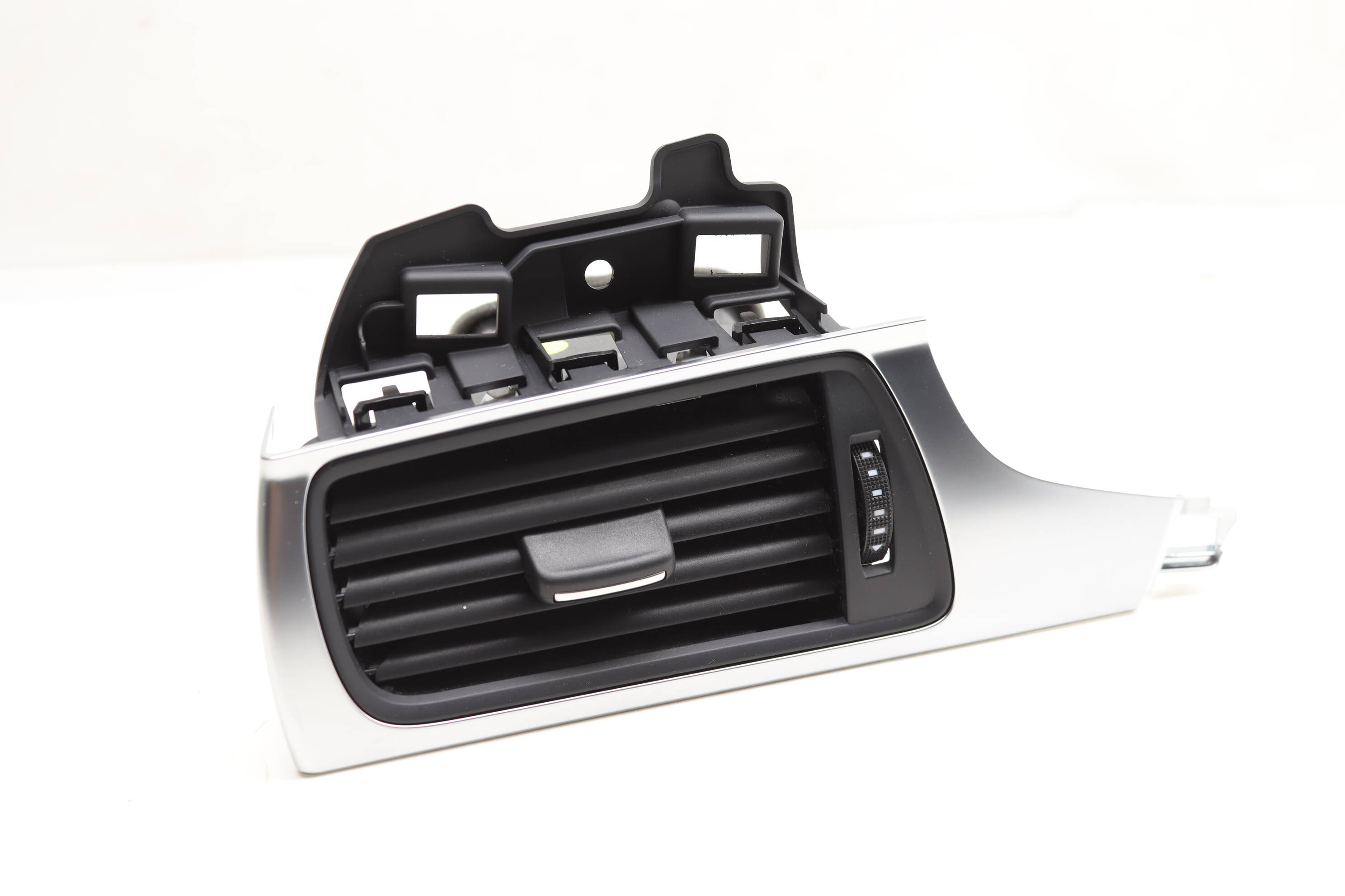 Dash Air Vent 4G1820901